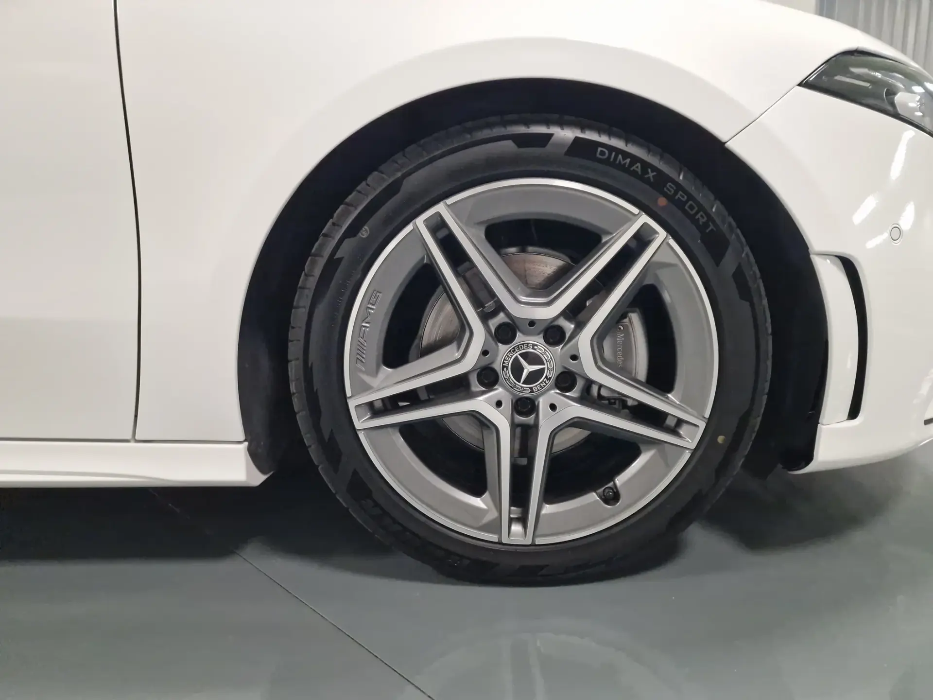 Mercedes-Benz A 180 d AMG Line Aut. 3