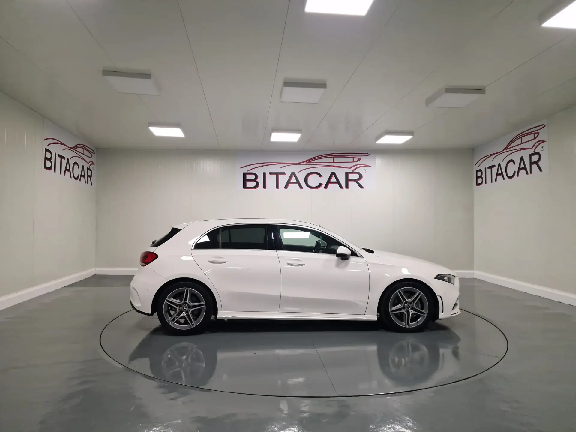 Mercedes-Benz A 180 d AMG Line Aut. 28