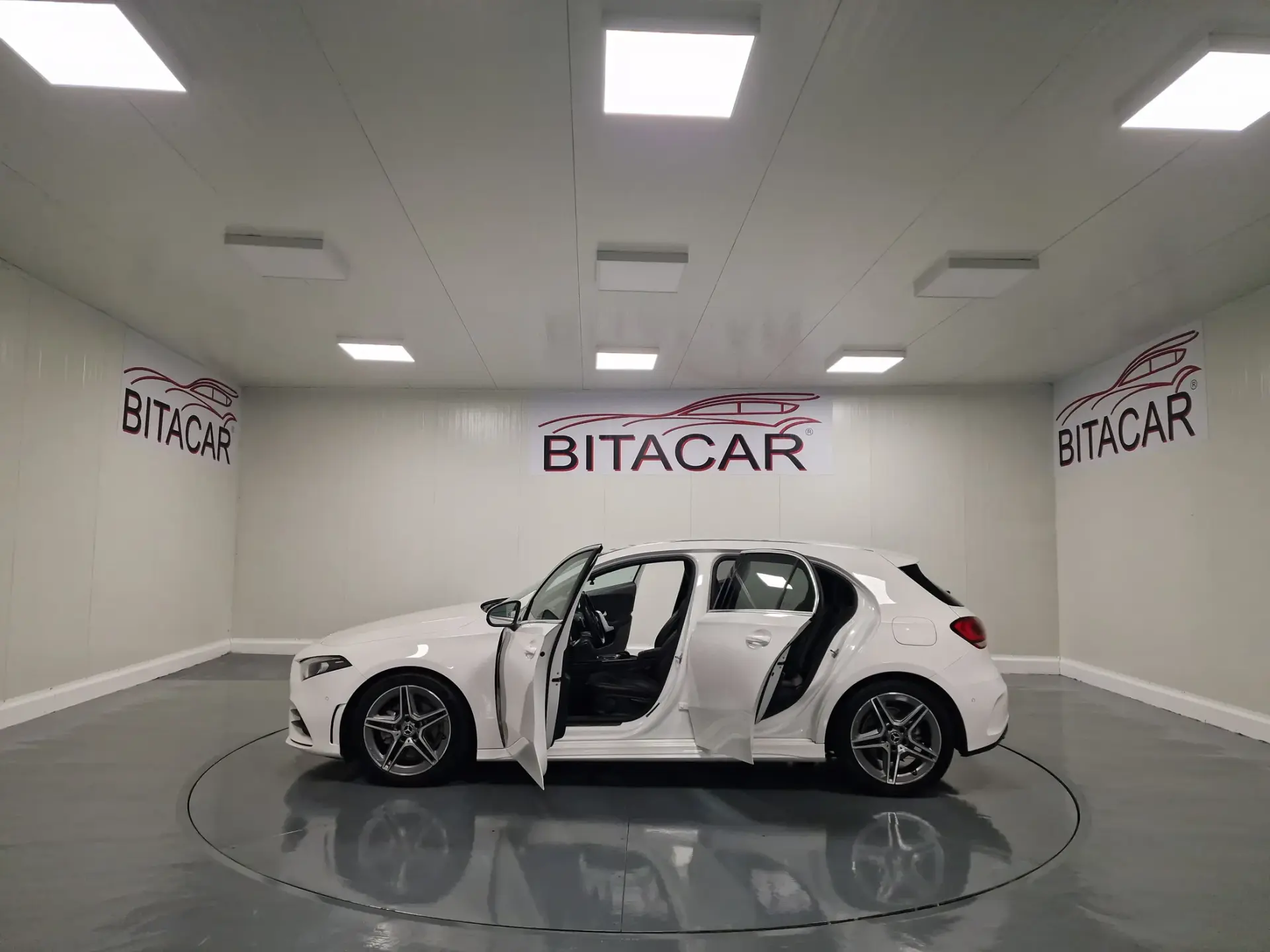Mercedes-Benz A 180 d AMG Line Aut. 29
