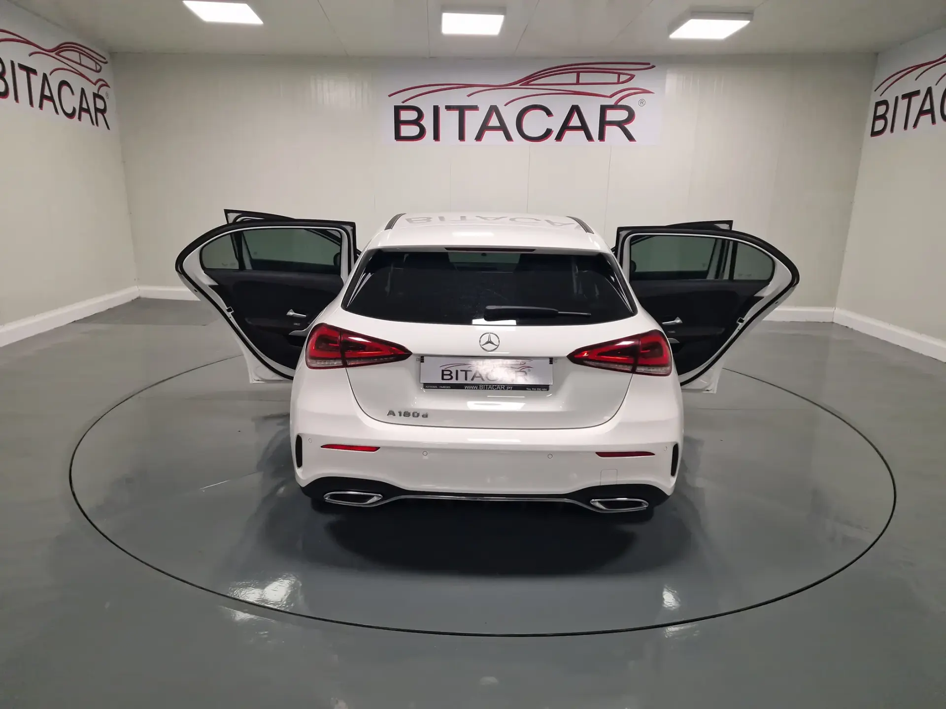 Mercedes-Benz A 180 d AMG Line Aut. 32