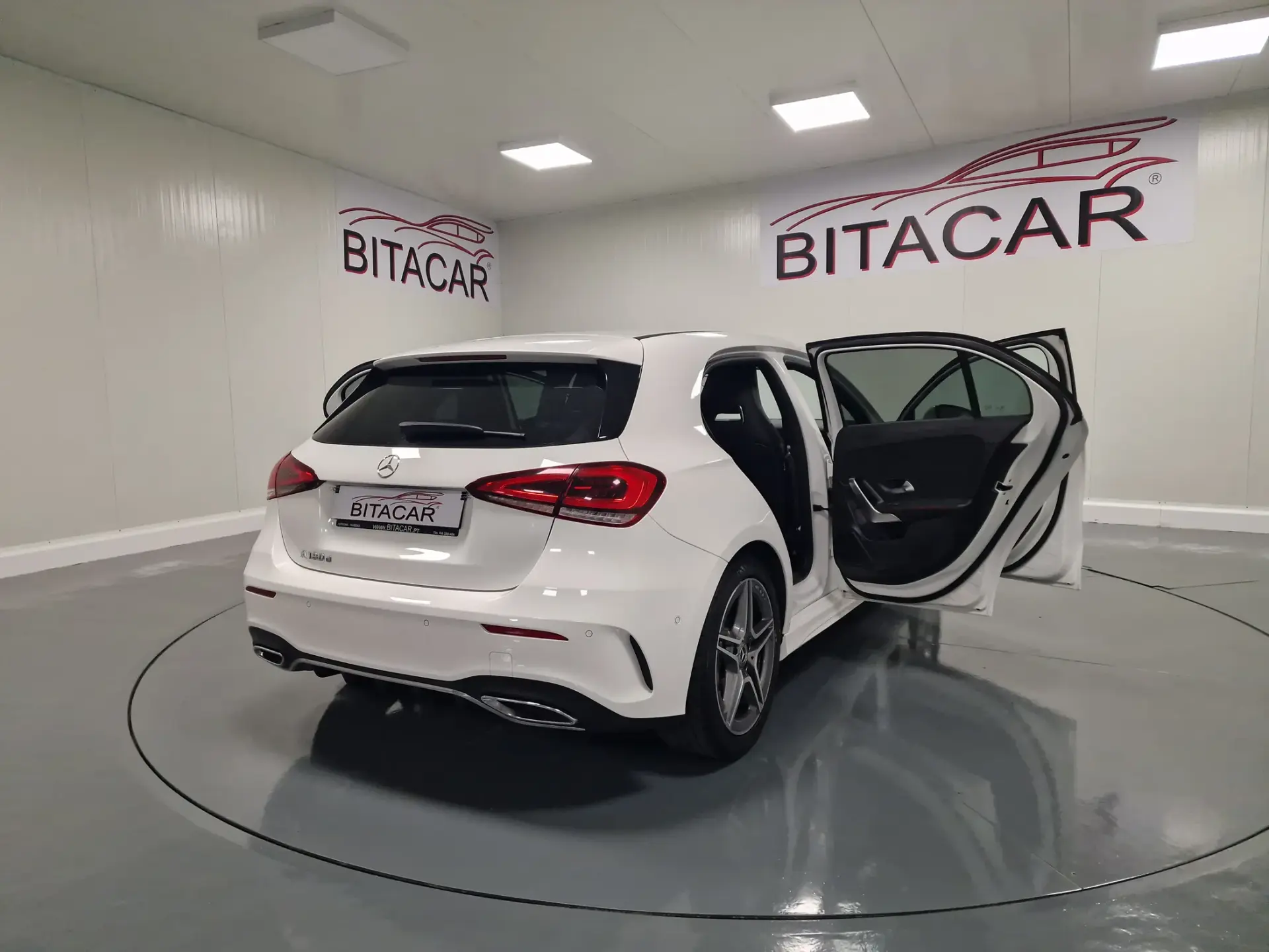Mercedes-Benz A 180 d AMG Line Aut. 33