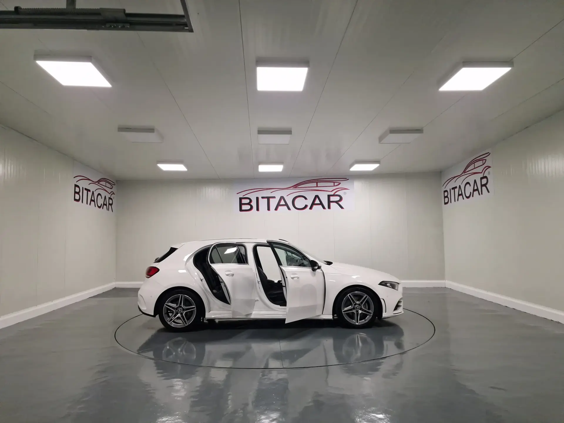 Mercedes-Benz A 180 d AMG Line Aut. 38