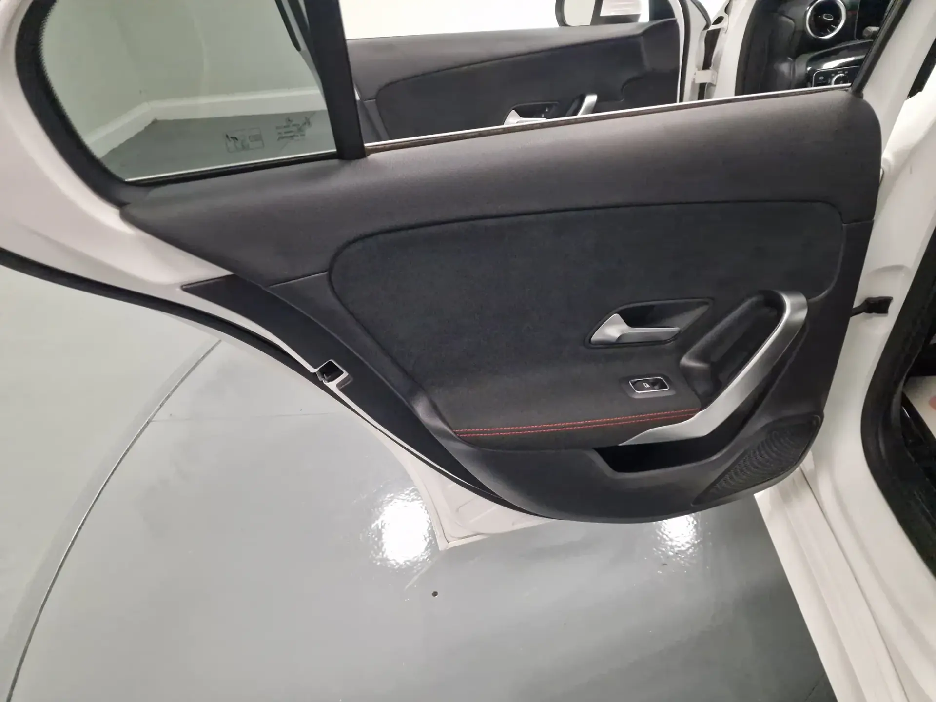 Mercedes-Benz A 180 d AMG Line Aut. 44