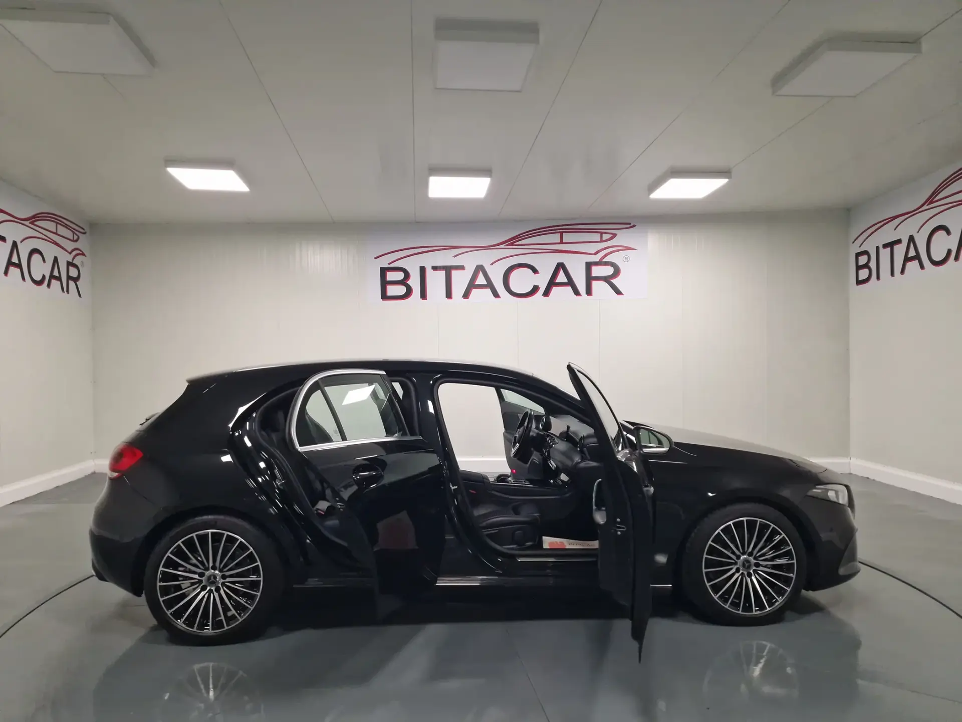 Mercedes-Benz A 180 d Style Plus Aut. 28