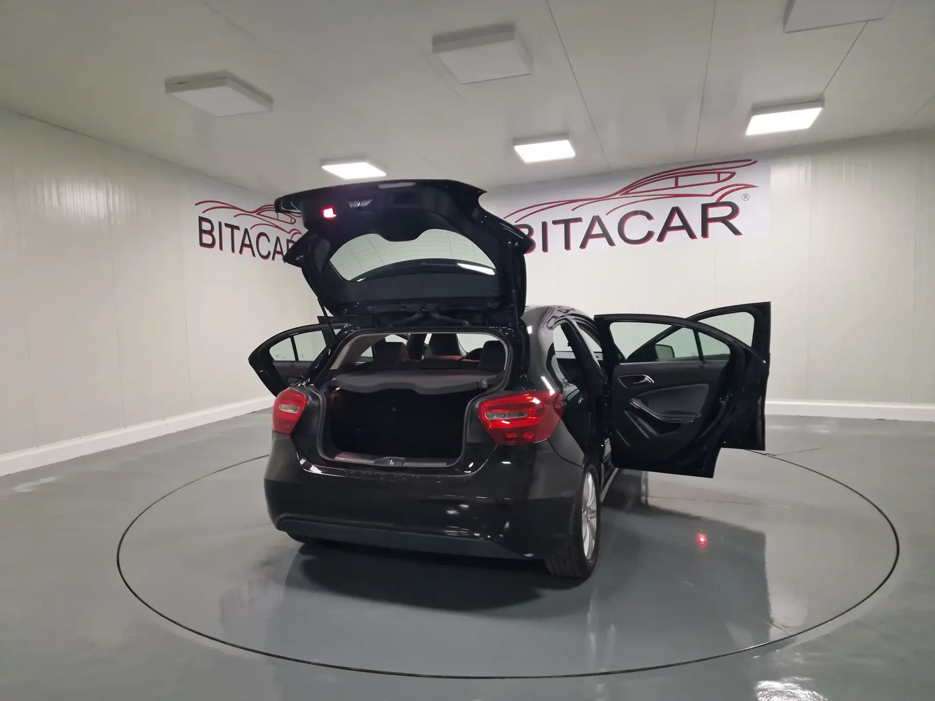 Mercedes-Benz A 180 d Fleet Pack Urban 18