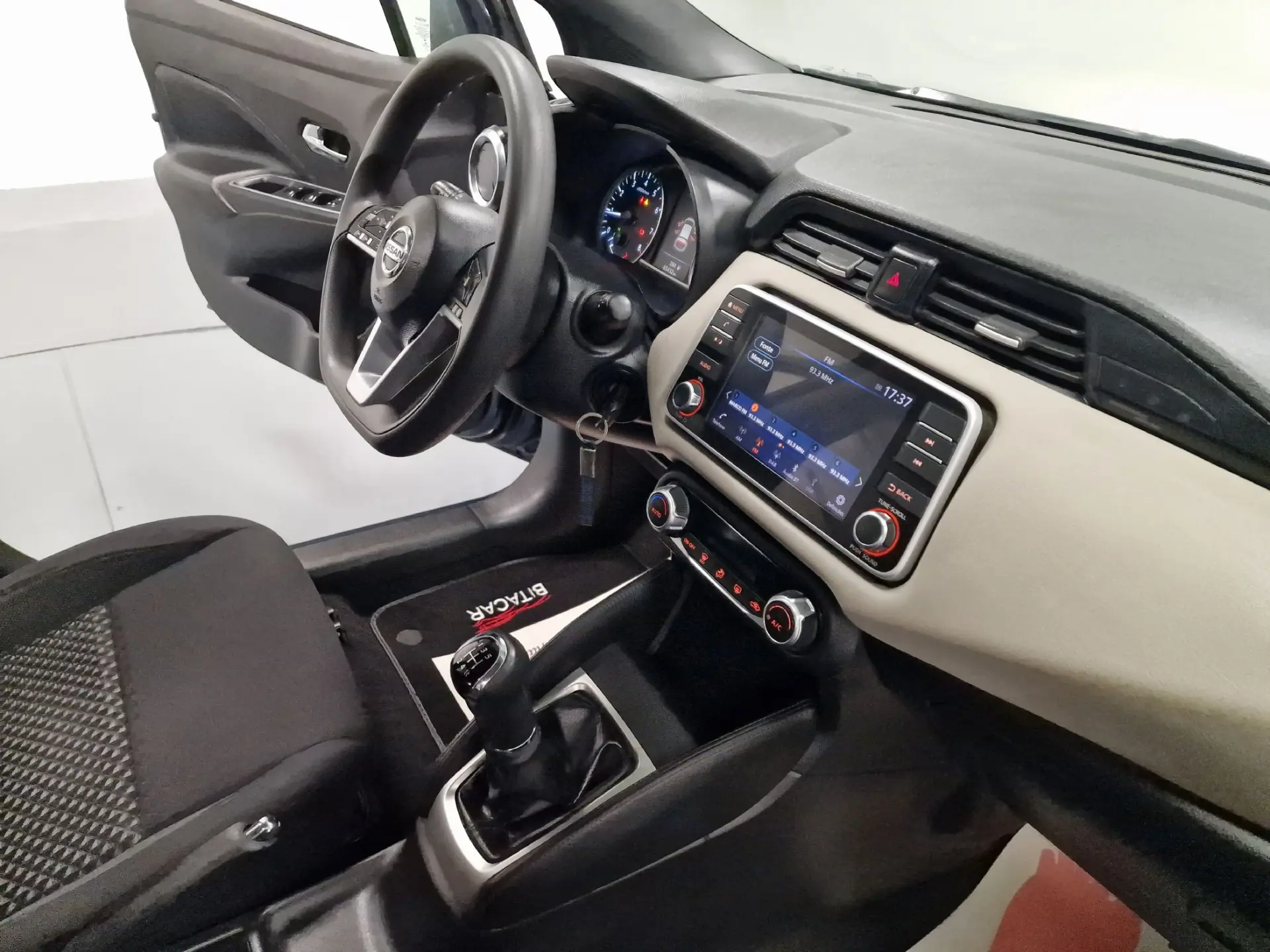 Nissan Micra 1.0 IG-T N-Connecta 63
