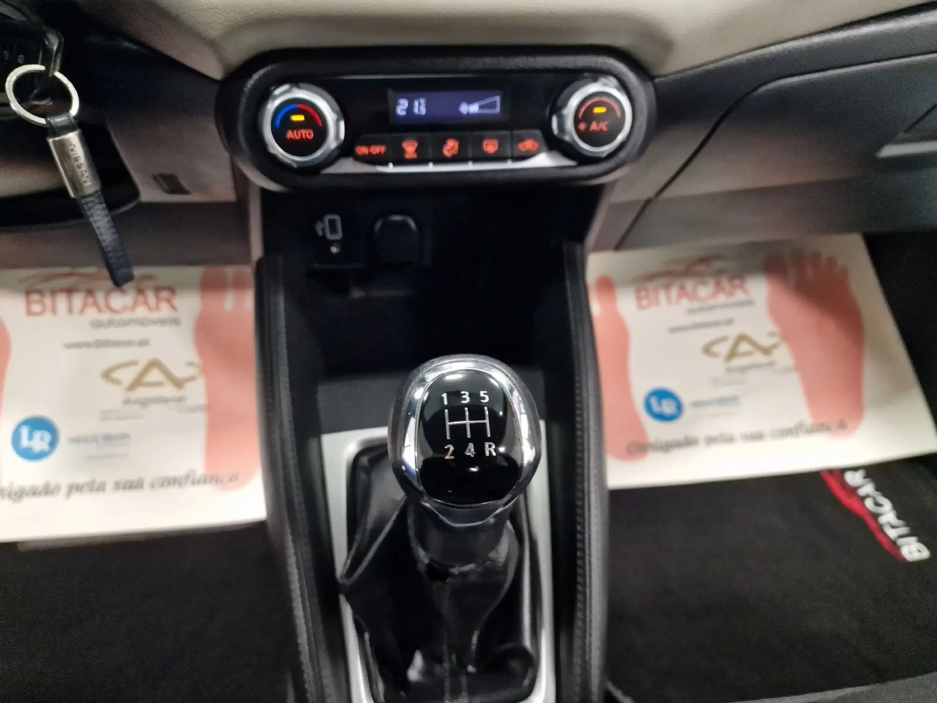 Nissan Micra 1.0 IG-T N-Connecta 90