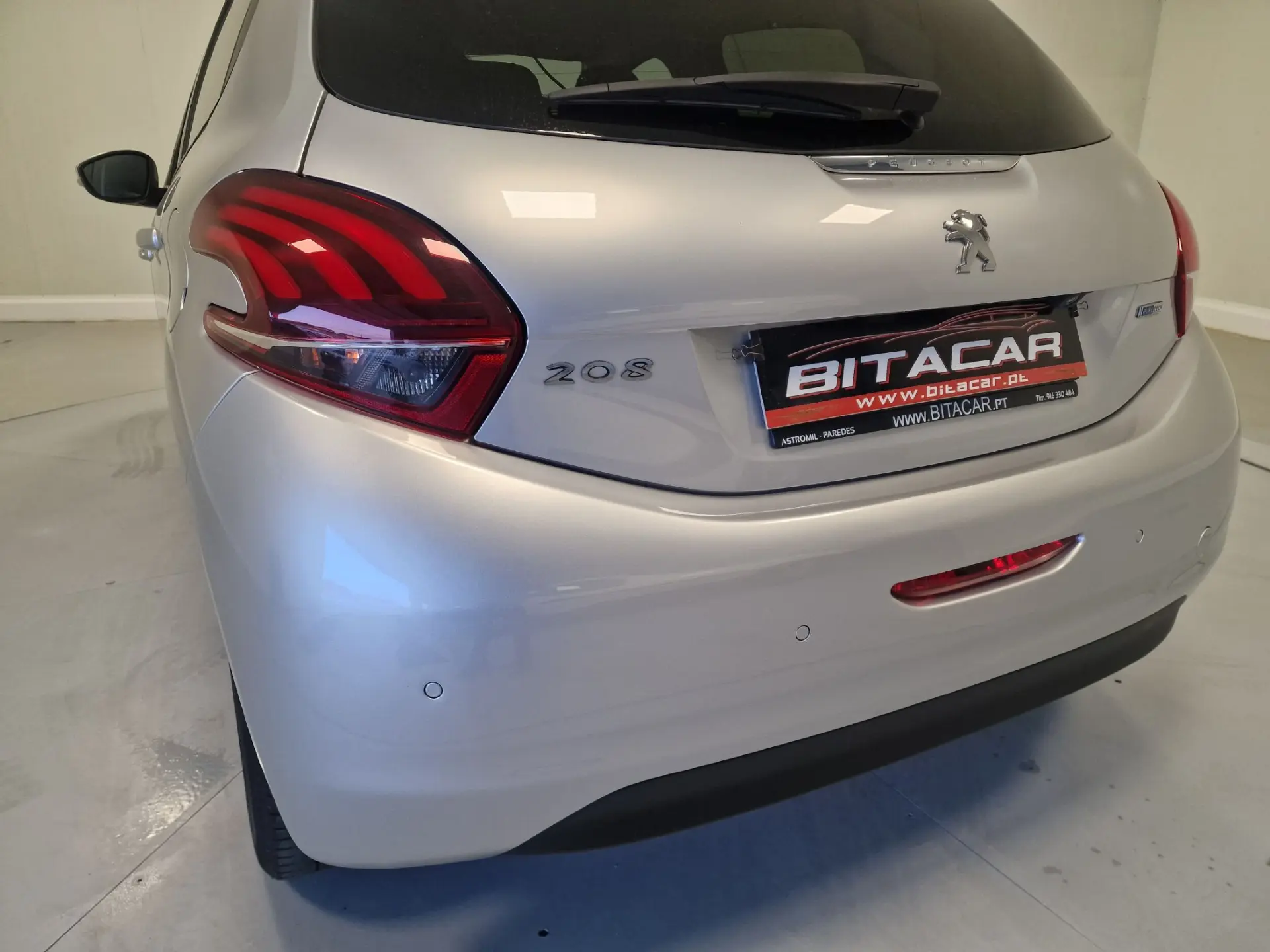 Peugeot 208 1.2 STYLE 19