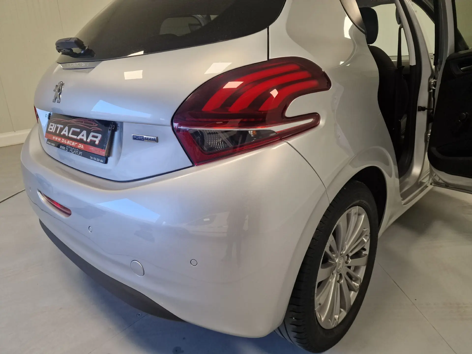 Peugeot 208 1.2 STYLE 30