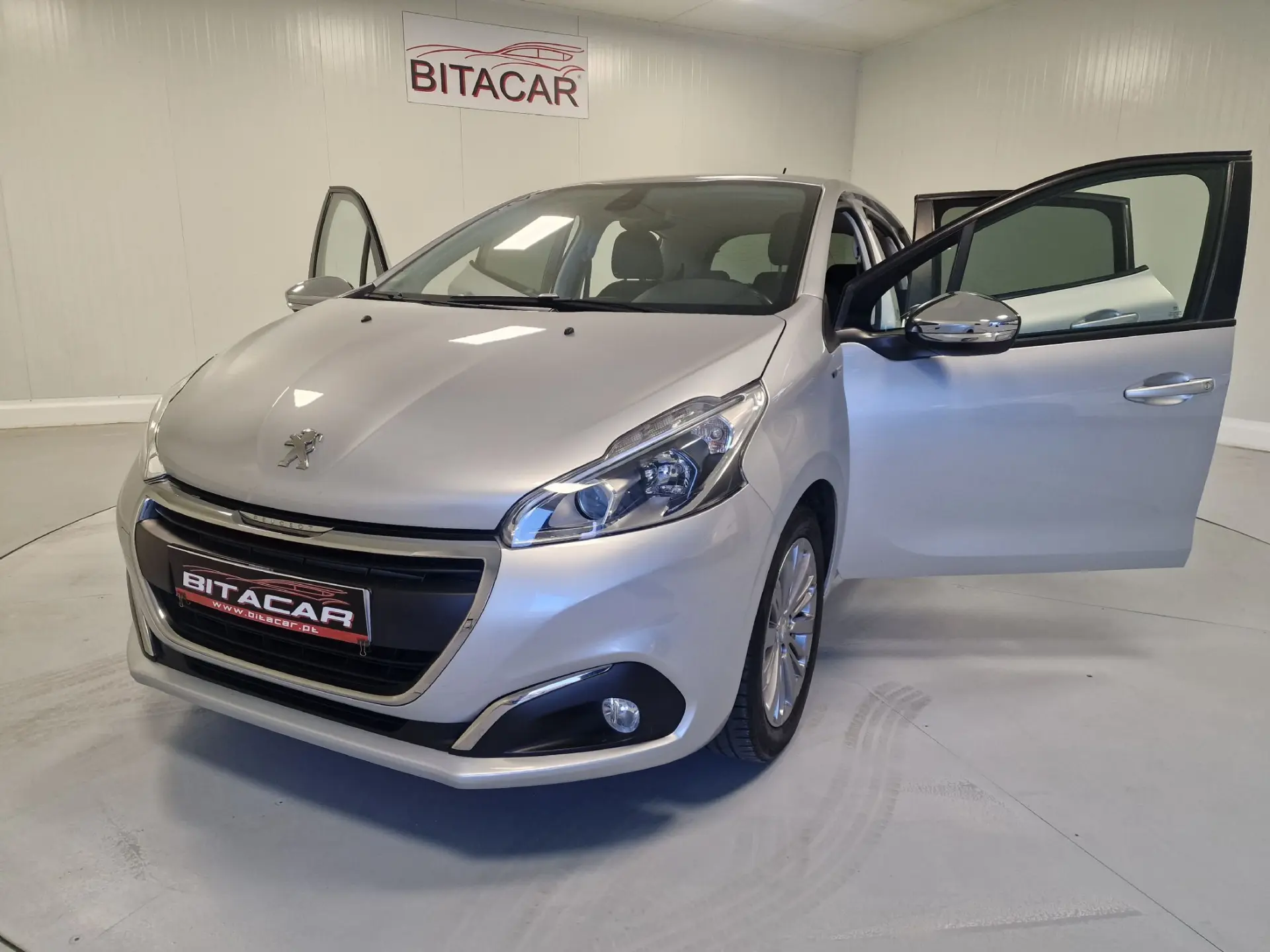 Peugeot 208 1.2 STYLE 35
