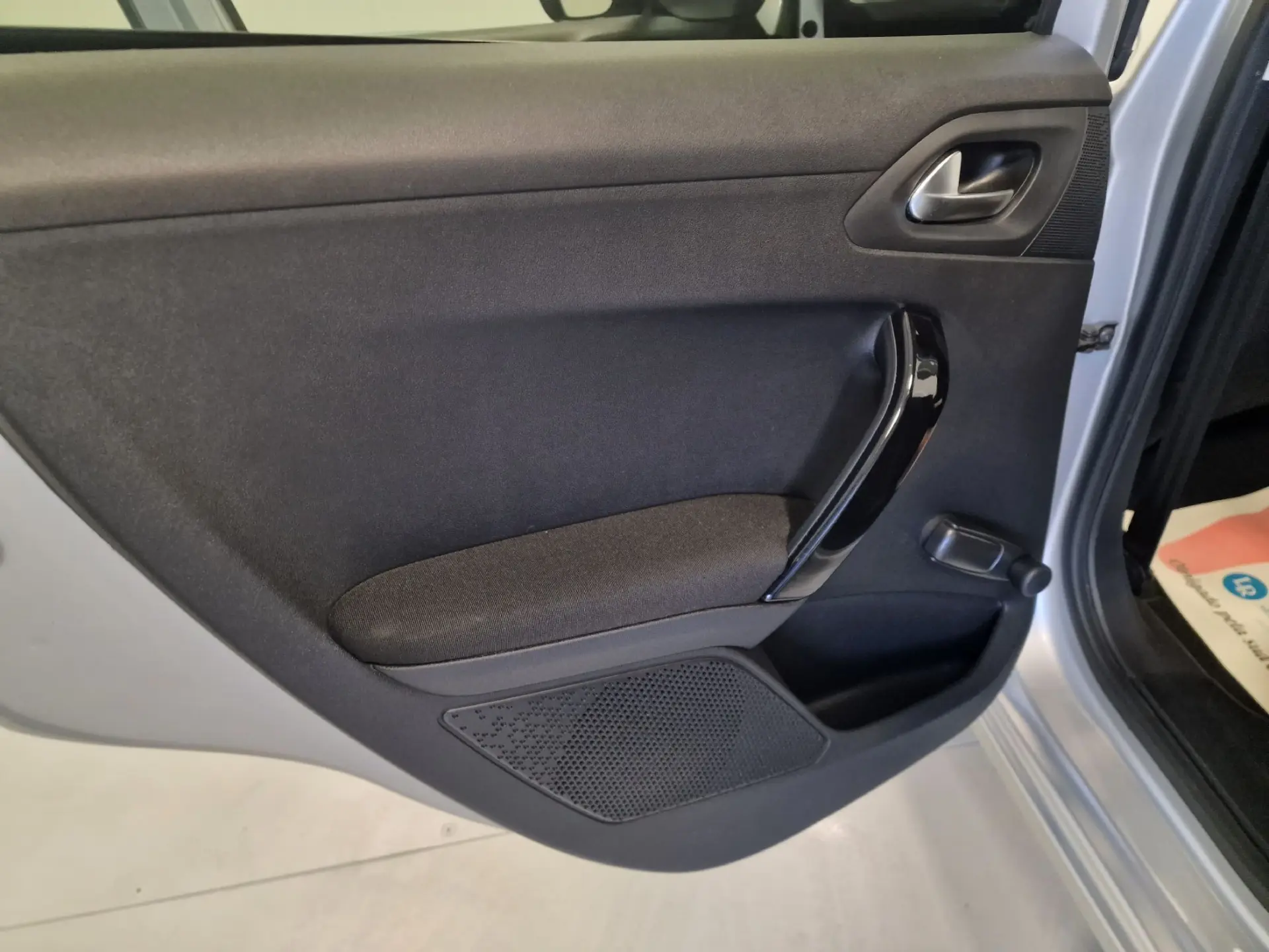 Peugeot 208 1.2 STYLE 36