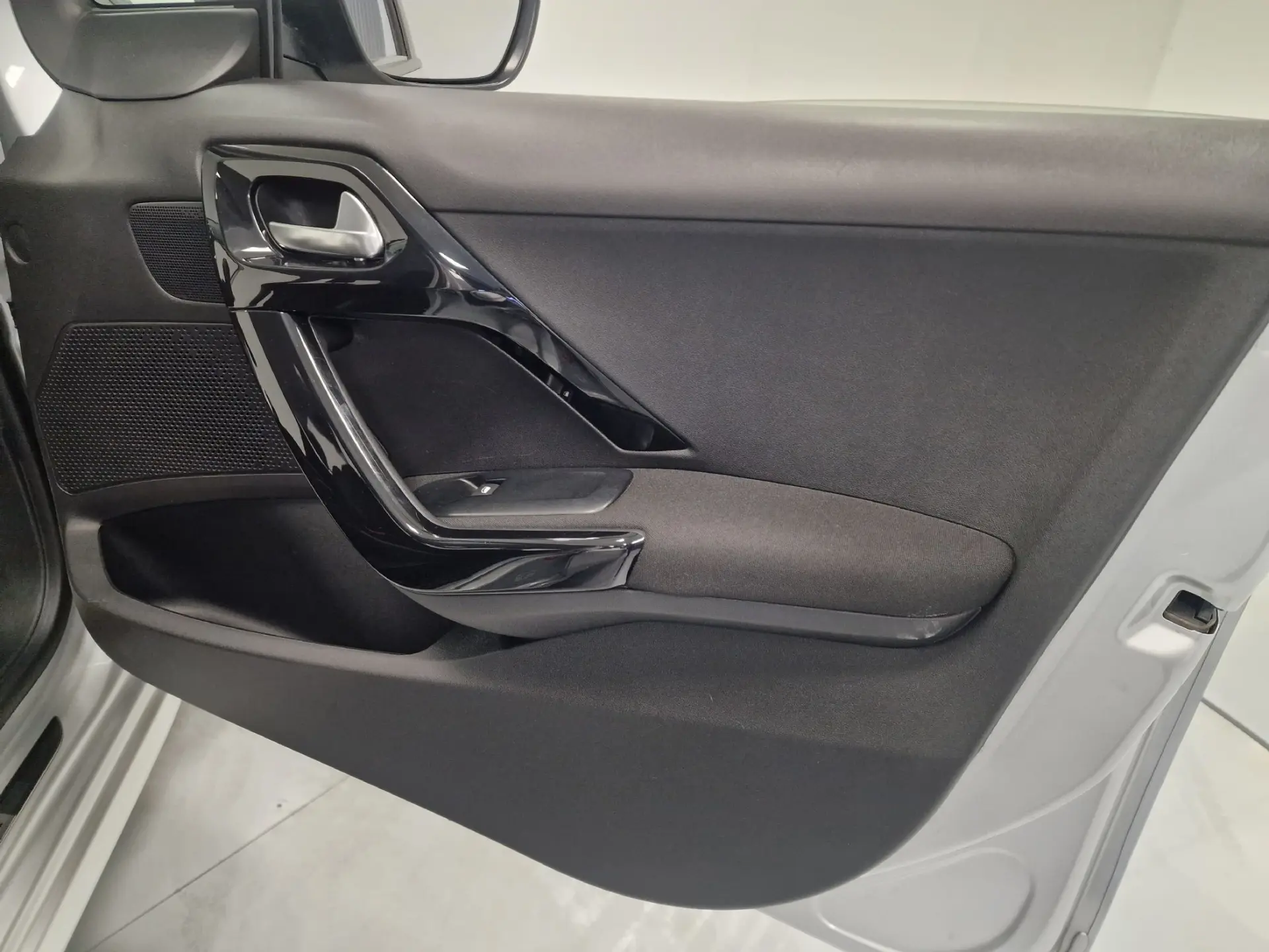 Peugeot 208 1.2 STYLE 48