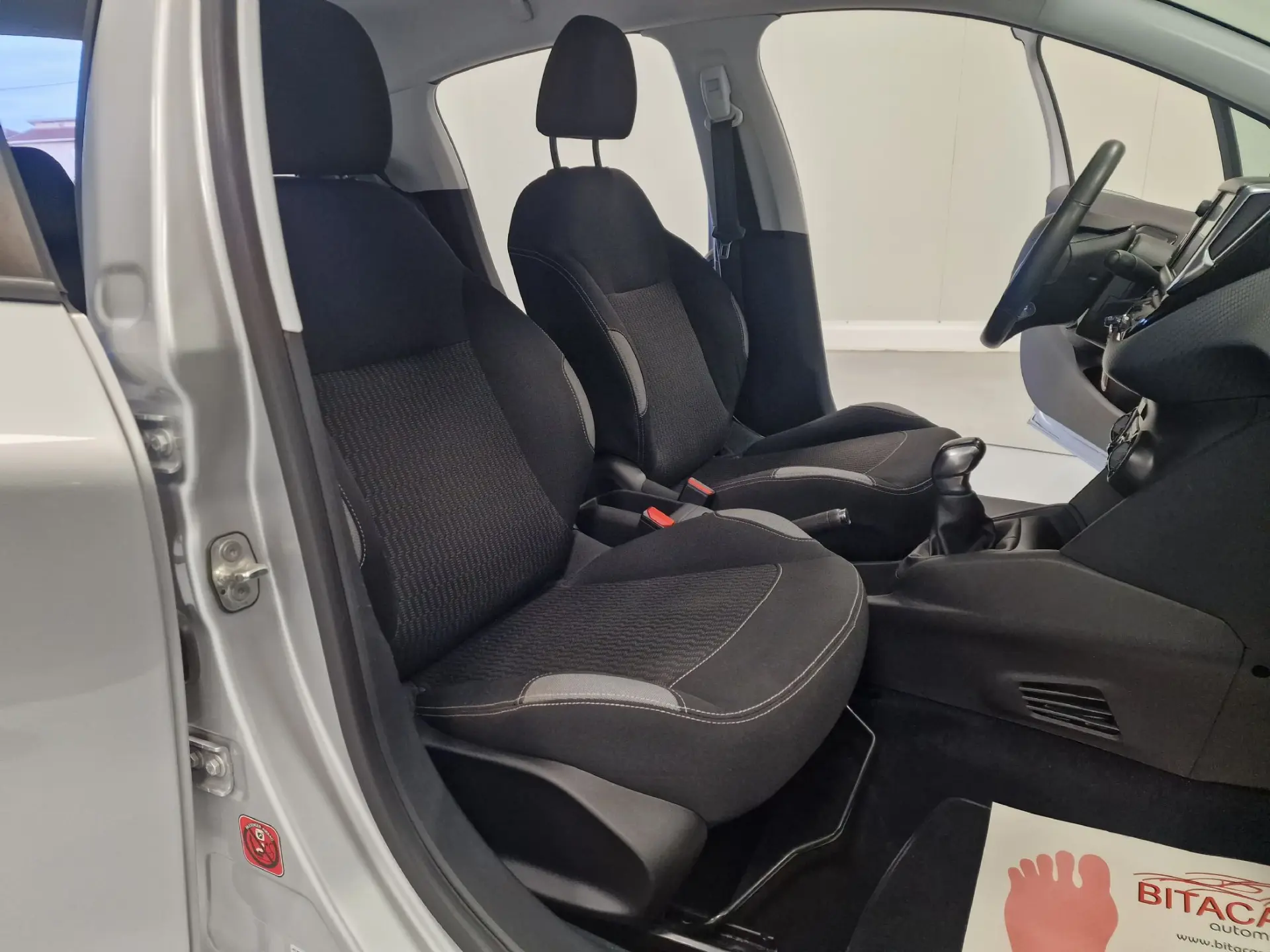 Peugeot 208 1.2 STYLE 49
