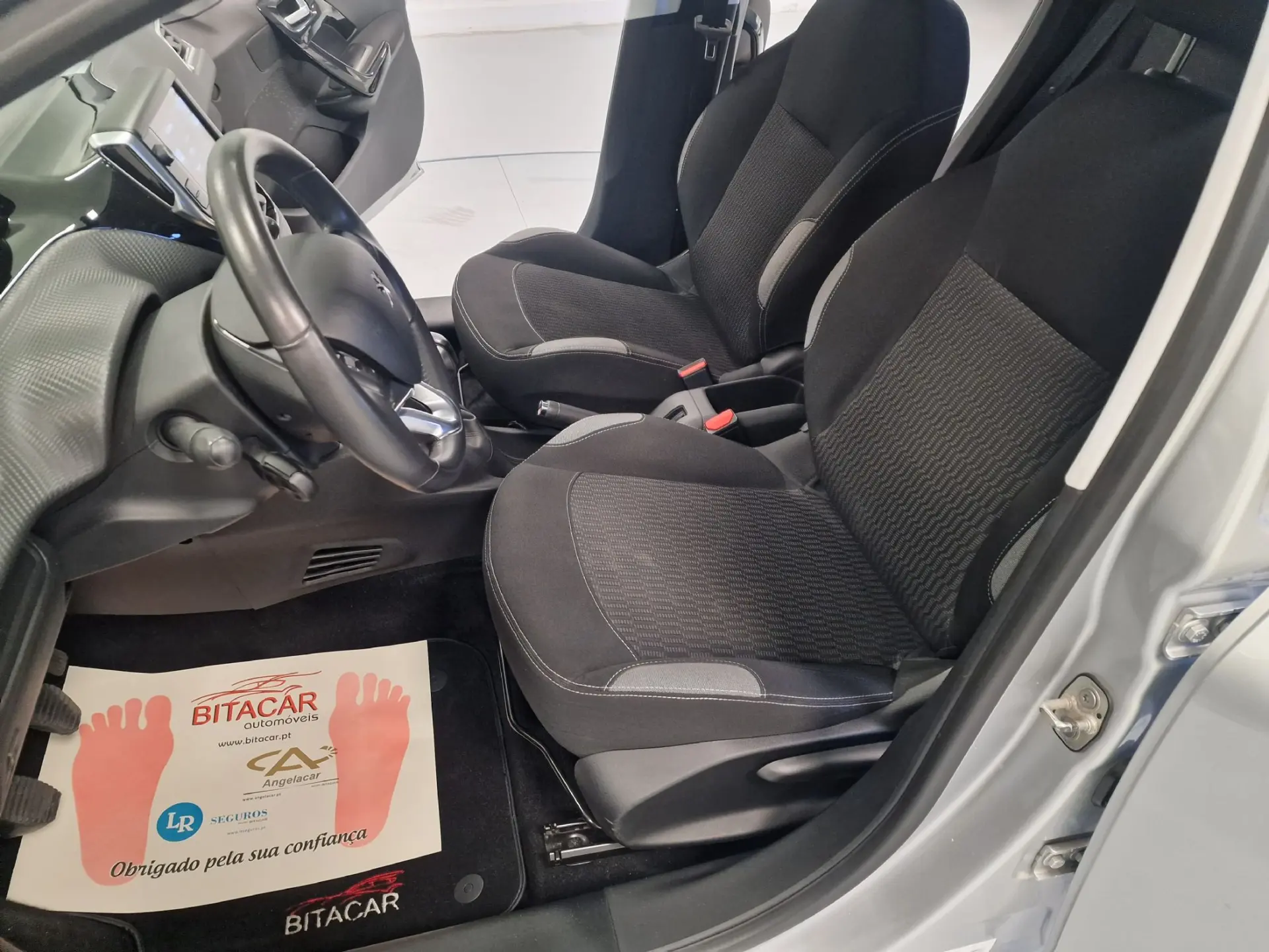 Peugeot 208 1.2 STYLE 58