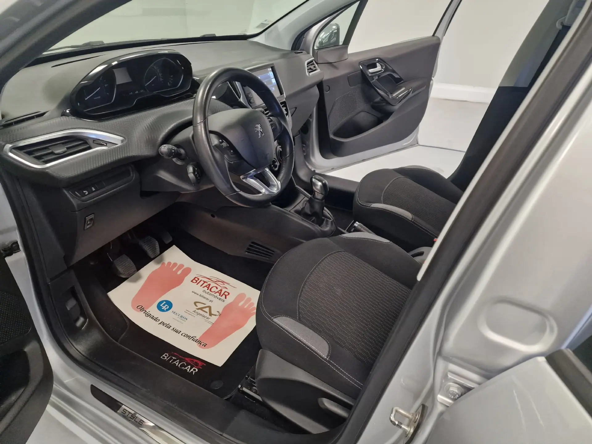 Peugeot 208 1.2 STYLE 60