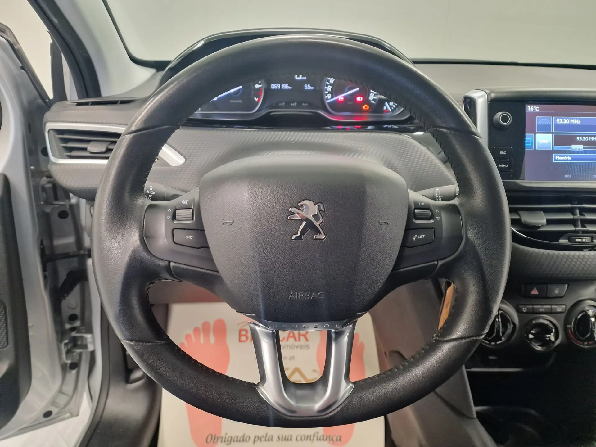 Peugeot 208 1.2 STYLE 69