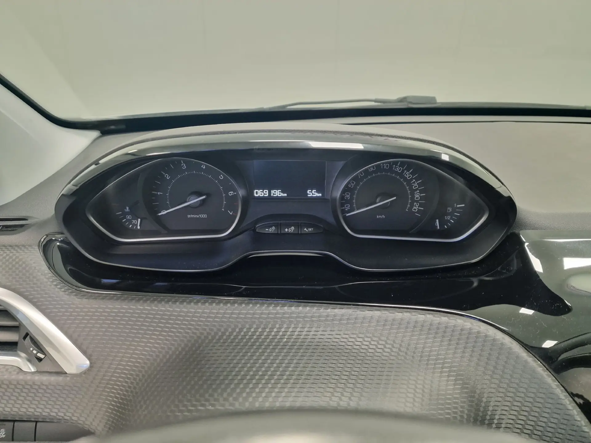 Peugeot 208 1.2 STYLE 70