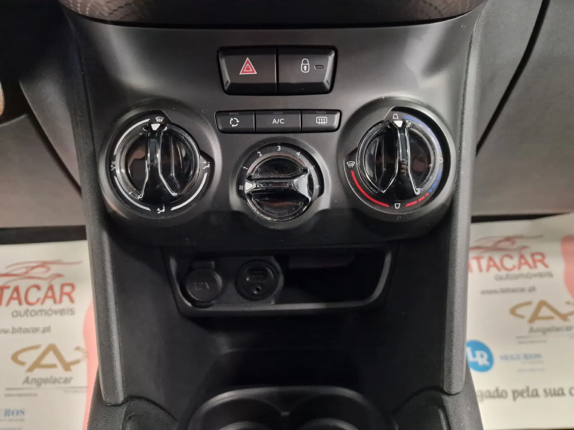Peugeot 208 1.2 STYLE 76