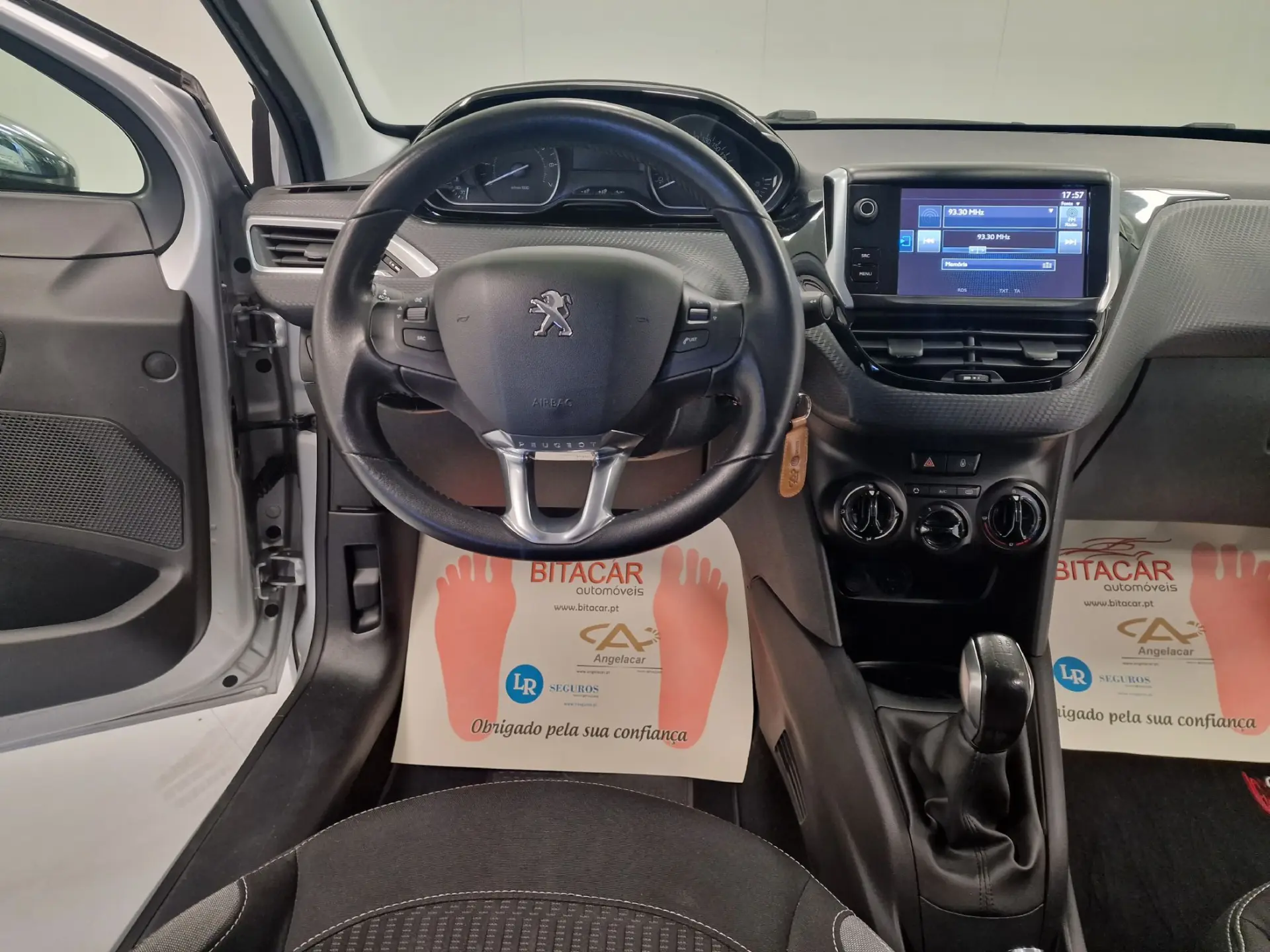 Peugeot 208 1.2 STYLE 80