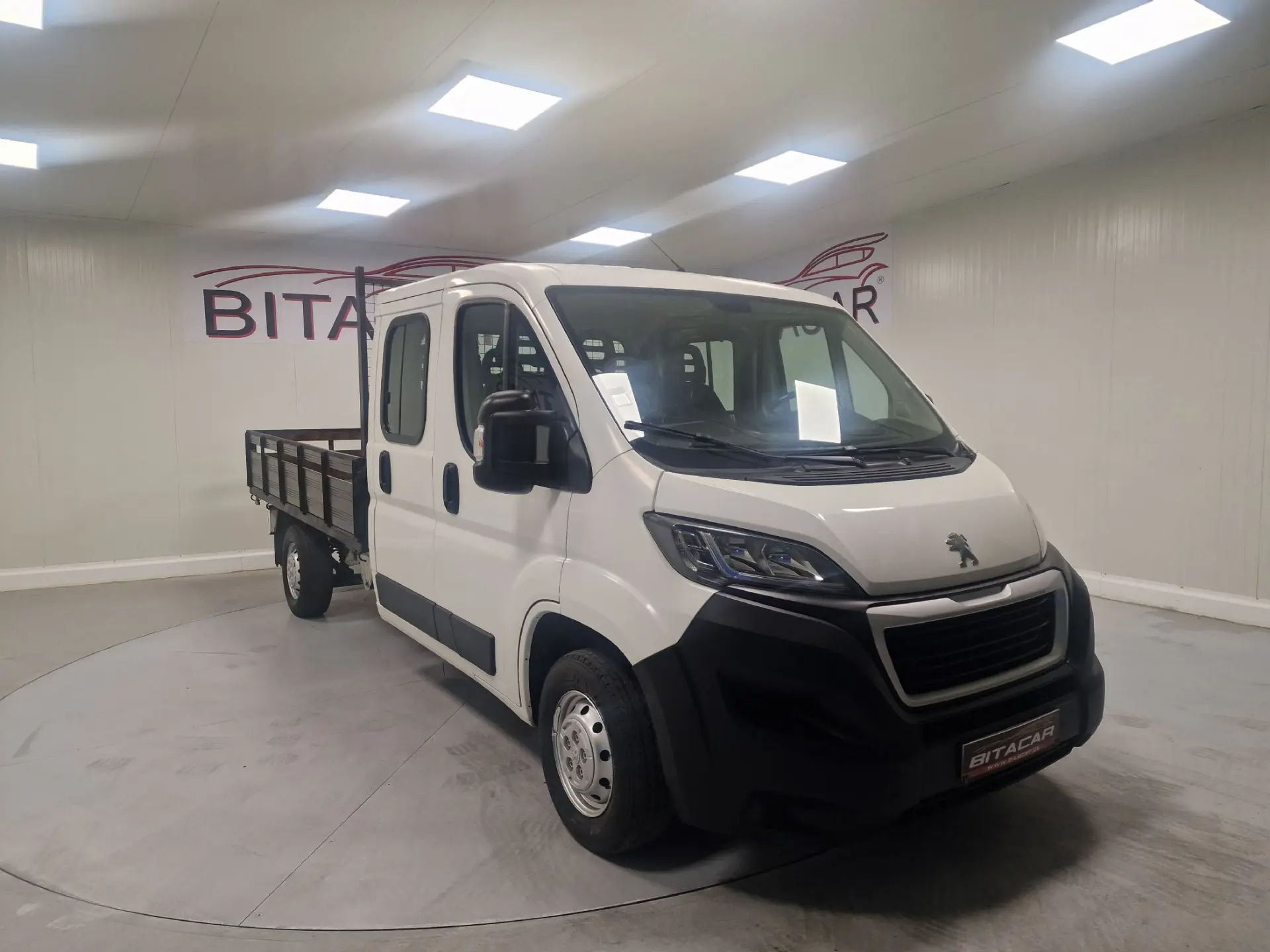 Peugeot Boxer 2.0 BLUEHDI 335 CABINE DUPLA 7 LUGARES 1