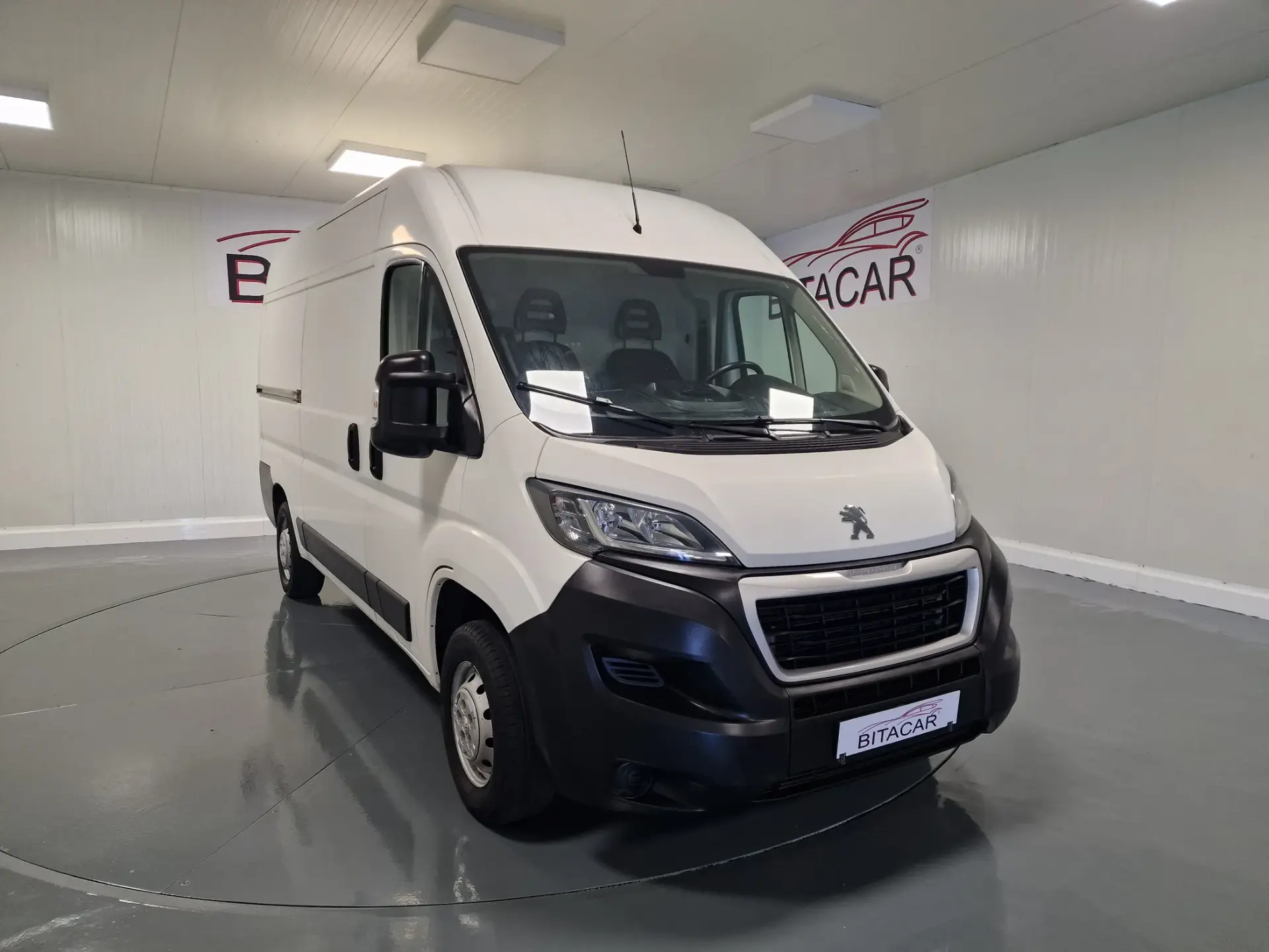 Peugeot Boxer 2.0 BLUEHDI 330 L2H2 IVA DEDUTIVEL 1