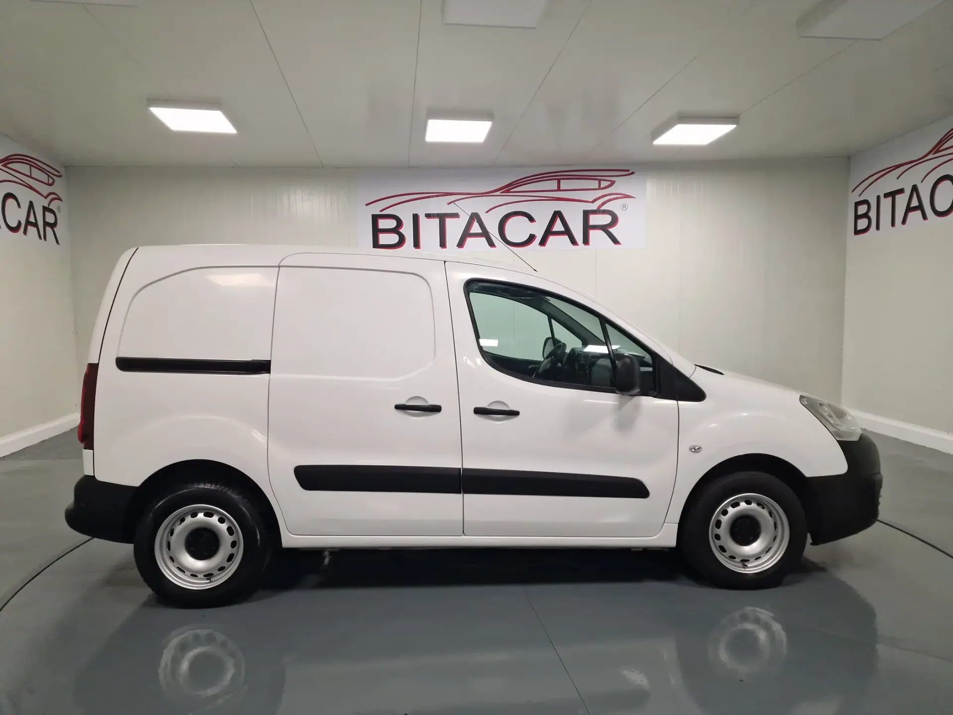 Peugeot Partner 1.6 BlueHDi L1 Premium 3L 28