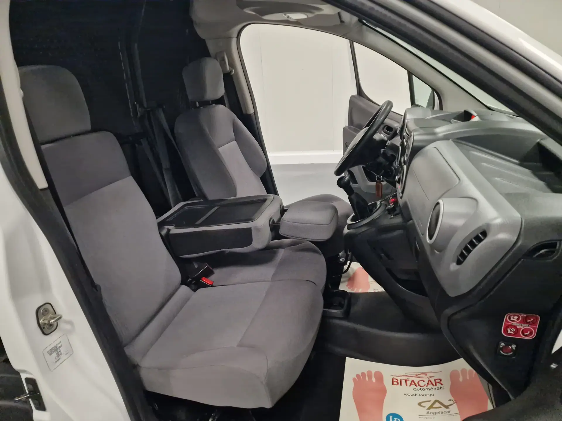 Peugeot Partner 1.6 BlueHDi L1 Premium 3L 42