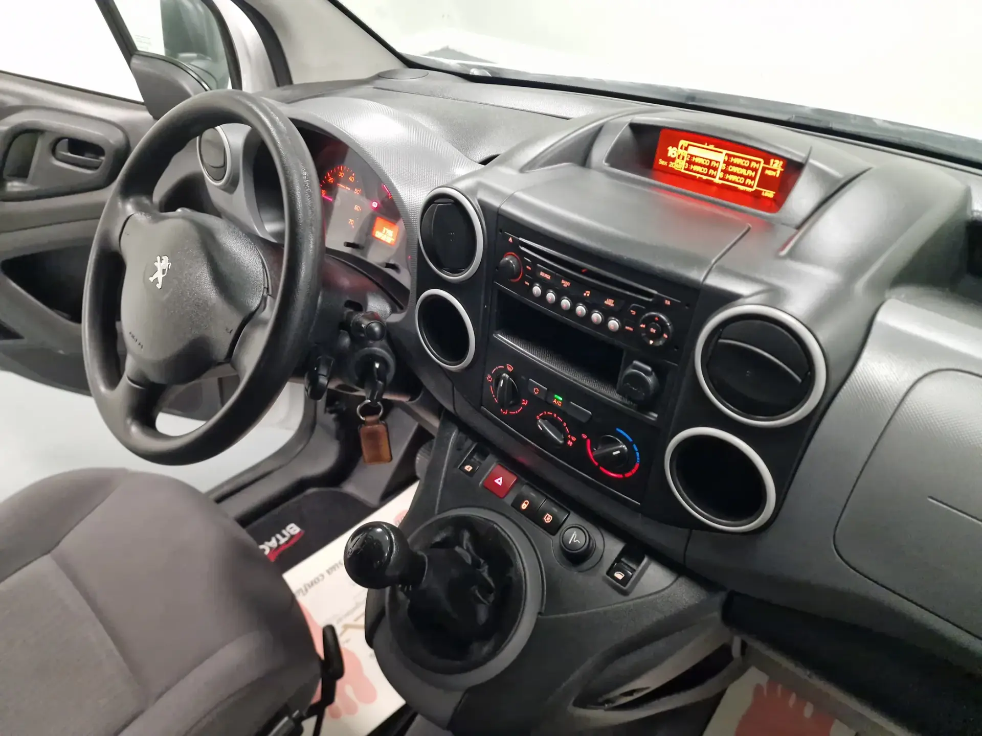 Peugeot Partner 1.6 BlueHDi L1 Premium 3L 51