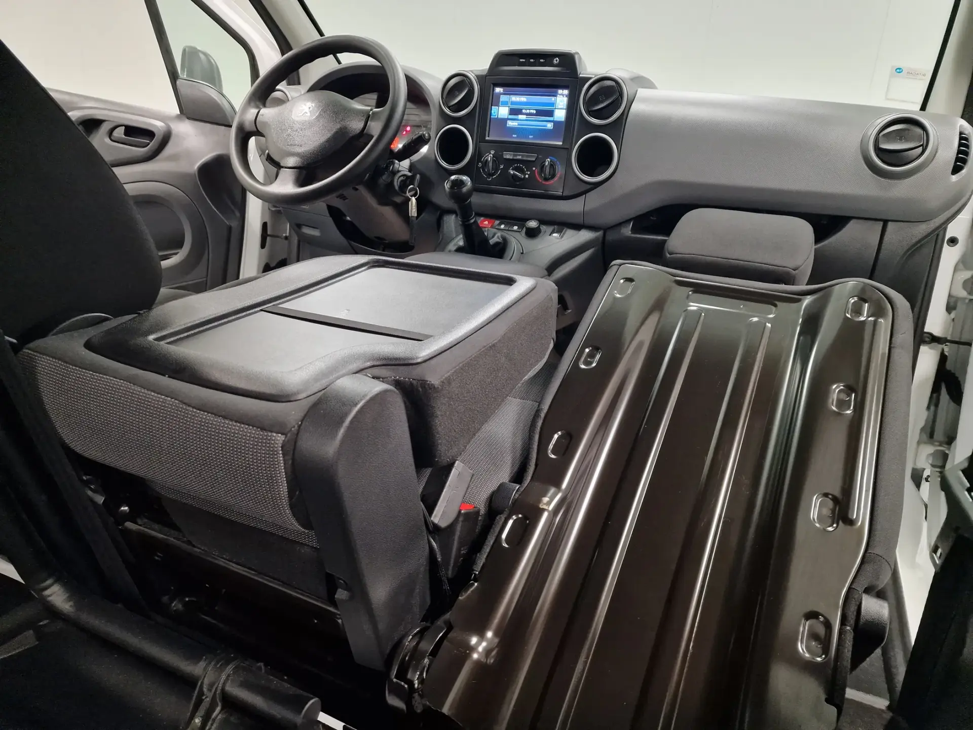 Peugeot Partner 1.6 BlueHDi L1 100CV SE Office 42
