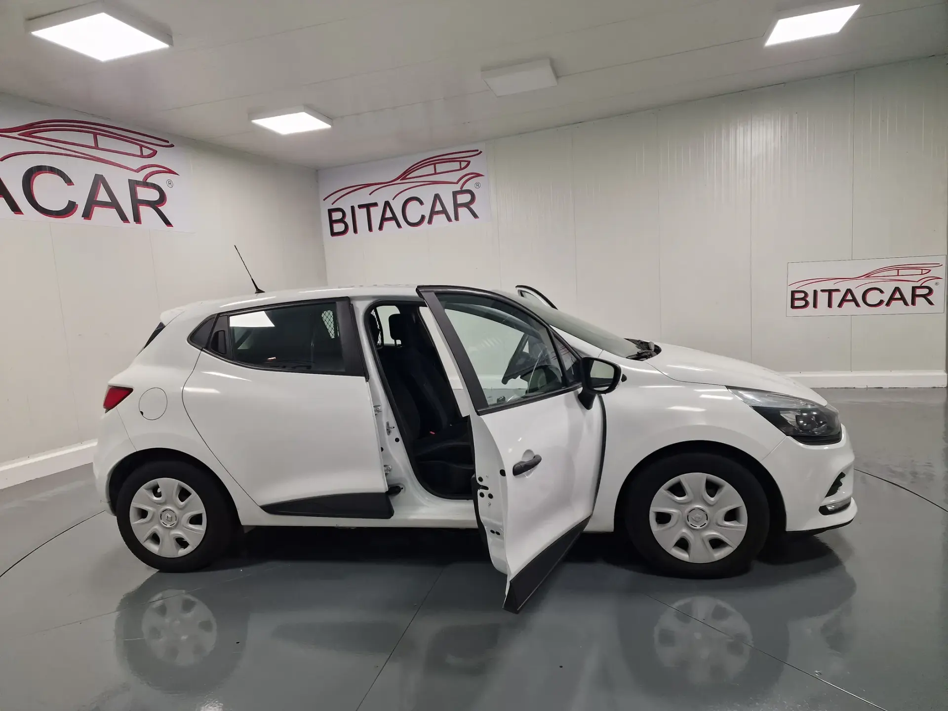 Renault Clio SOCIETE 1.5 DCI ZEN GPS IVA DEDUTIVEL 6