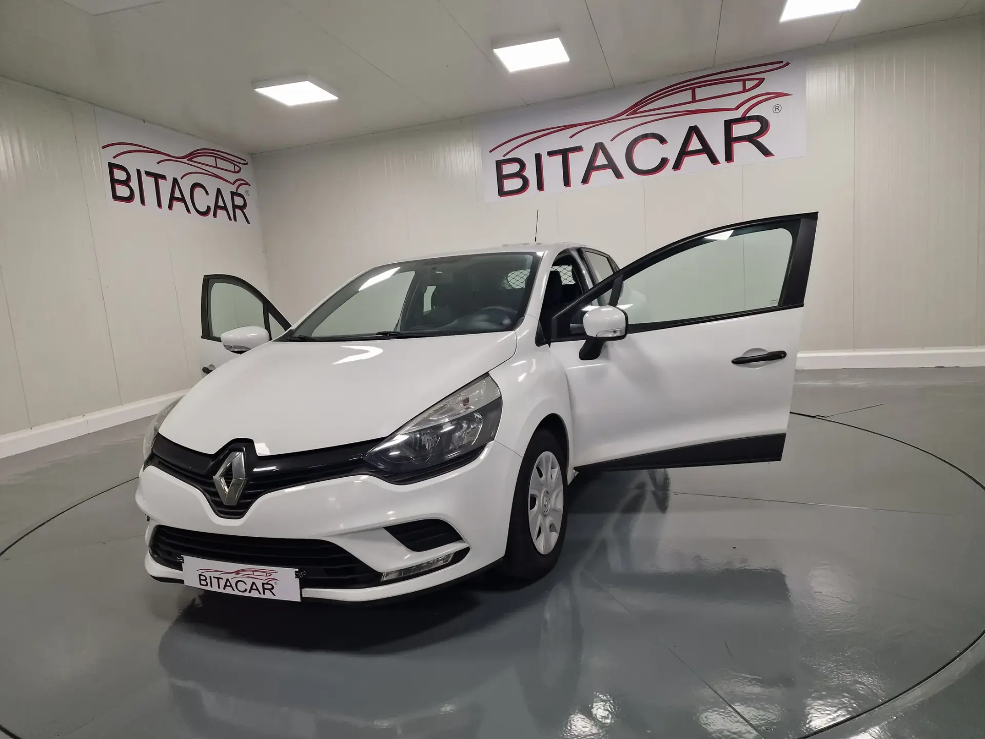 Renault Clio SOCIETE 1.5 DCI ZEN GPS IVA DEDUTIVEL 9