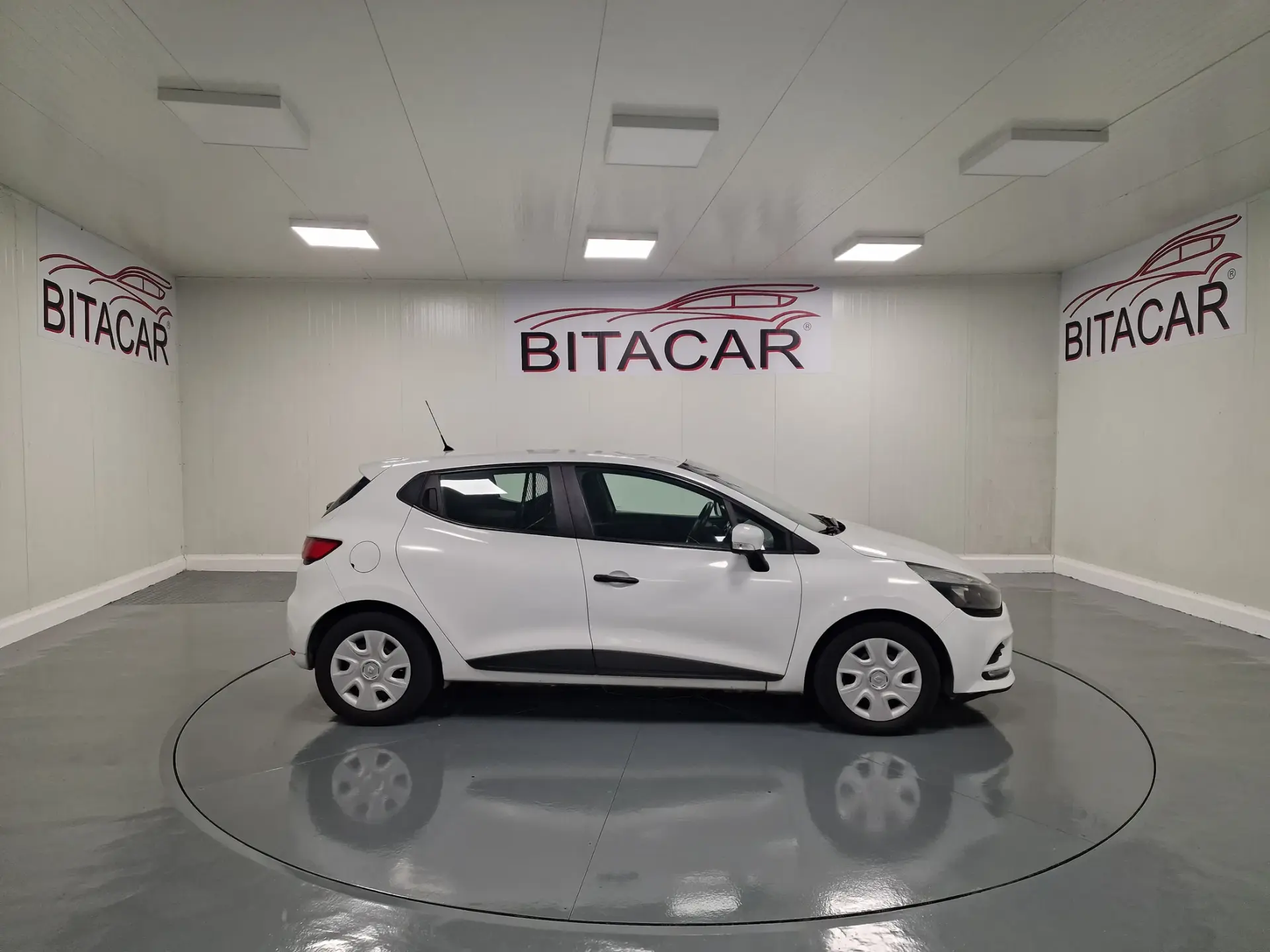 Renault Clio SOCIETE 1.5 DCI ZEN GPS IVA DEDUTIVEL 19