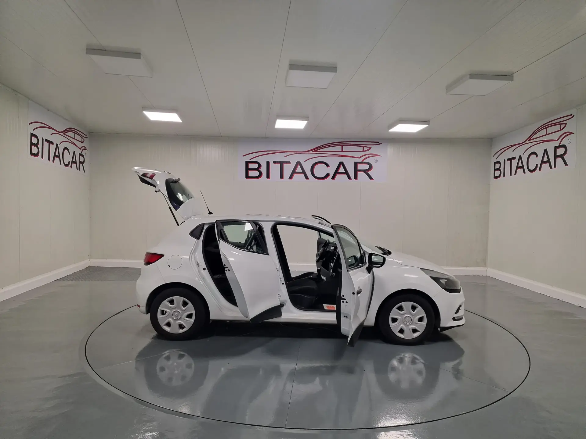 Renault Clio SOCIETE 1.5 DCI ZEN GPS IVA DEDUTIVEL 27