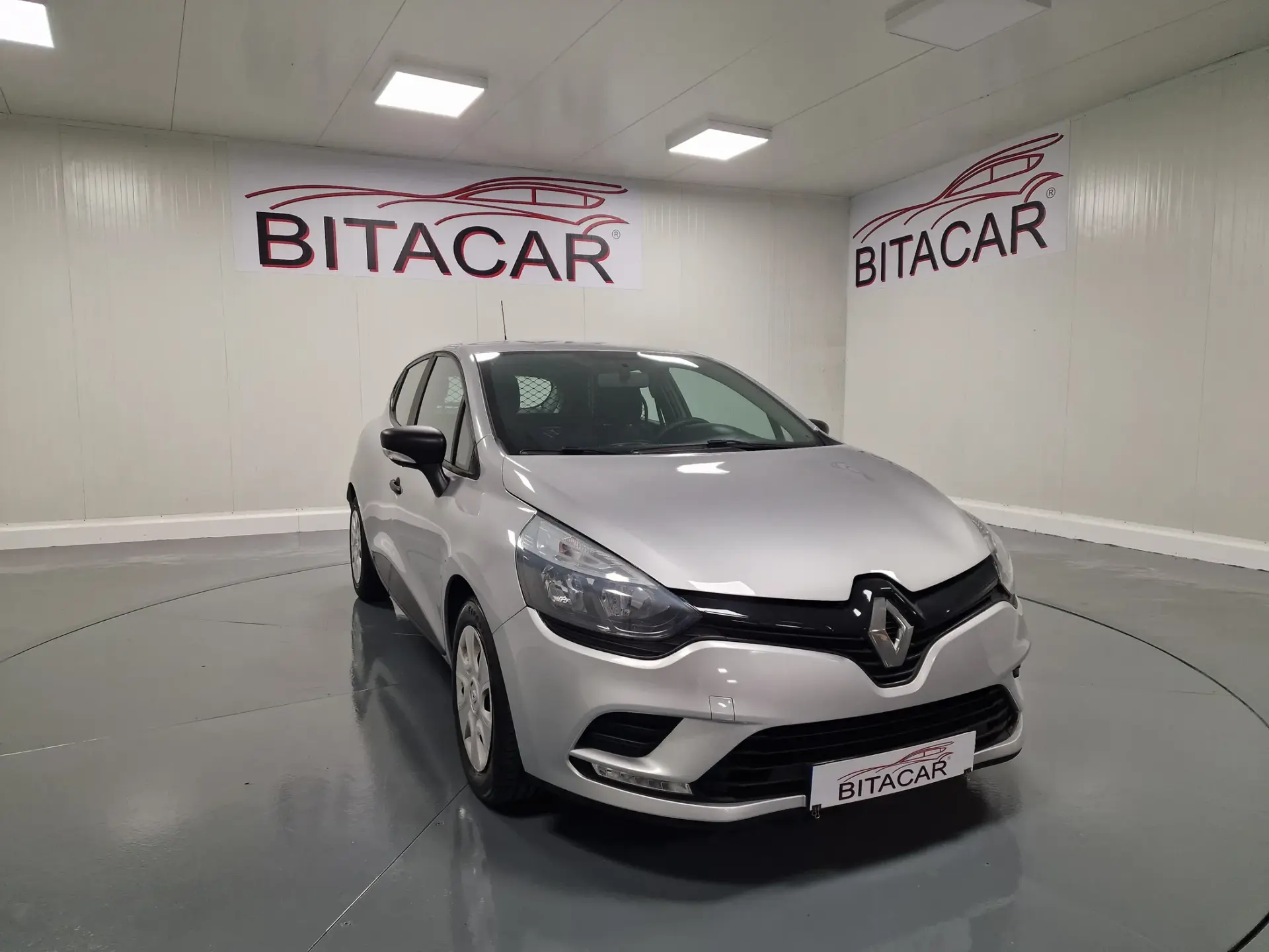 Renault Clio 1.5 dCi Zen IVA DEDUTIVEL 1