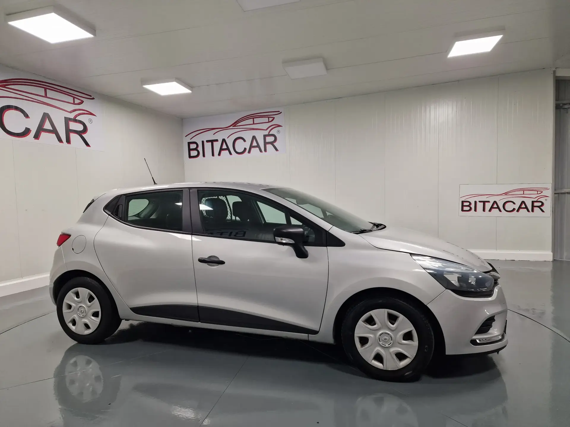 Renault Clio 1.5 dCi Zen IVA DEDUTIVEL 3