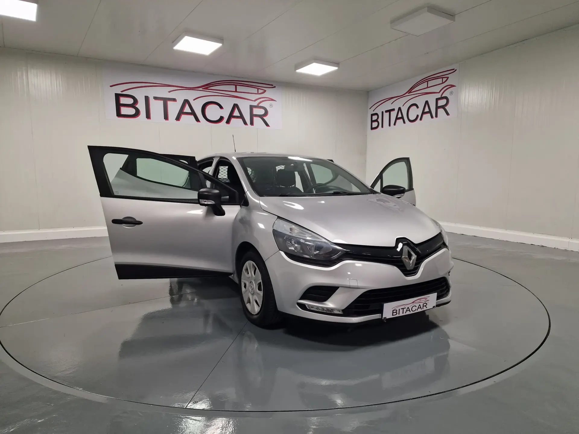Renault Clio 1.5 dCi Zen IVA DEDUTIVEL 28