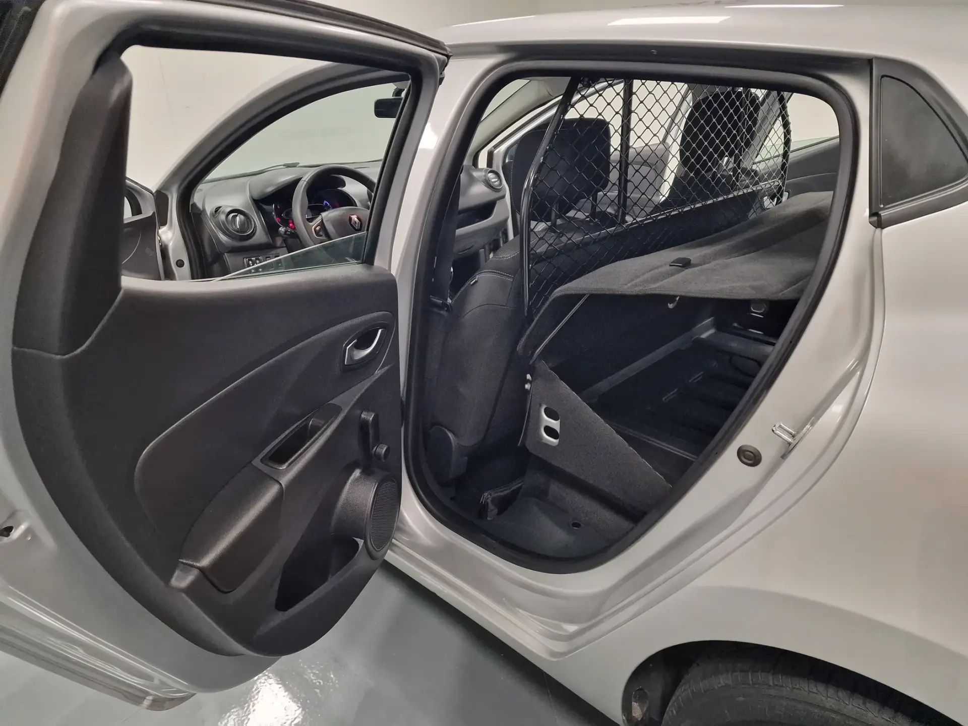Renault Clio 1.5 dCi Zen IVA DEDUTIVEL 46