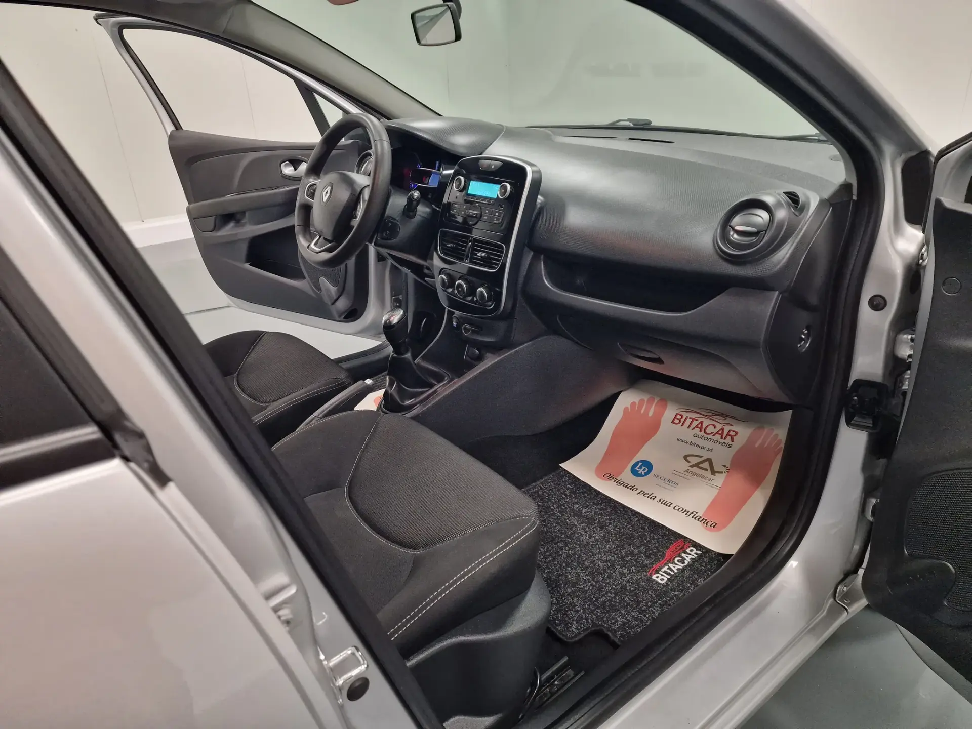 Renault Clio 1.5 dCi Zen IVA DEDUTIVEL 54