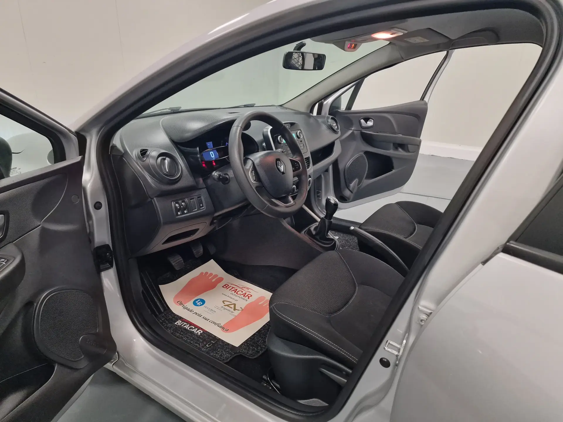 Renault Clio 1.5 dCi Zen IVA DEDUTIVEL 61