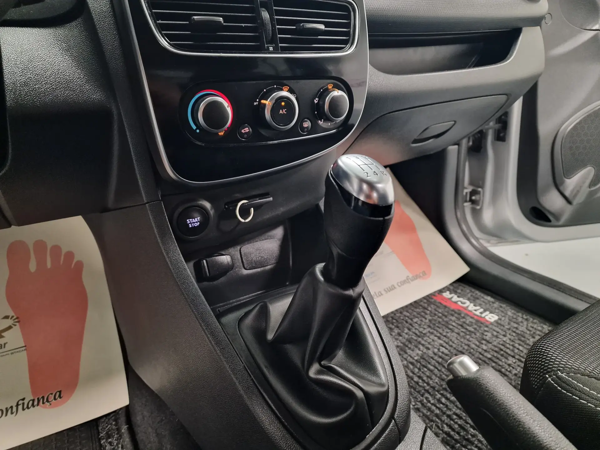 Renault Clio 1.5 dCi Zen IVA DEDUTIVEL 74