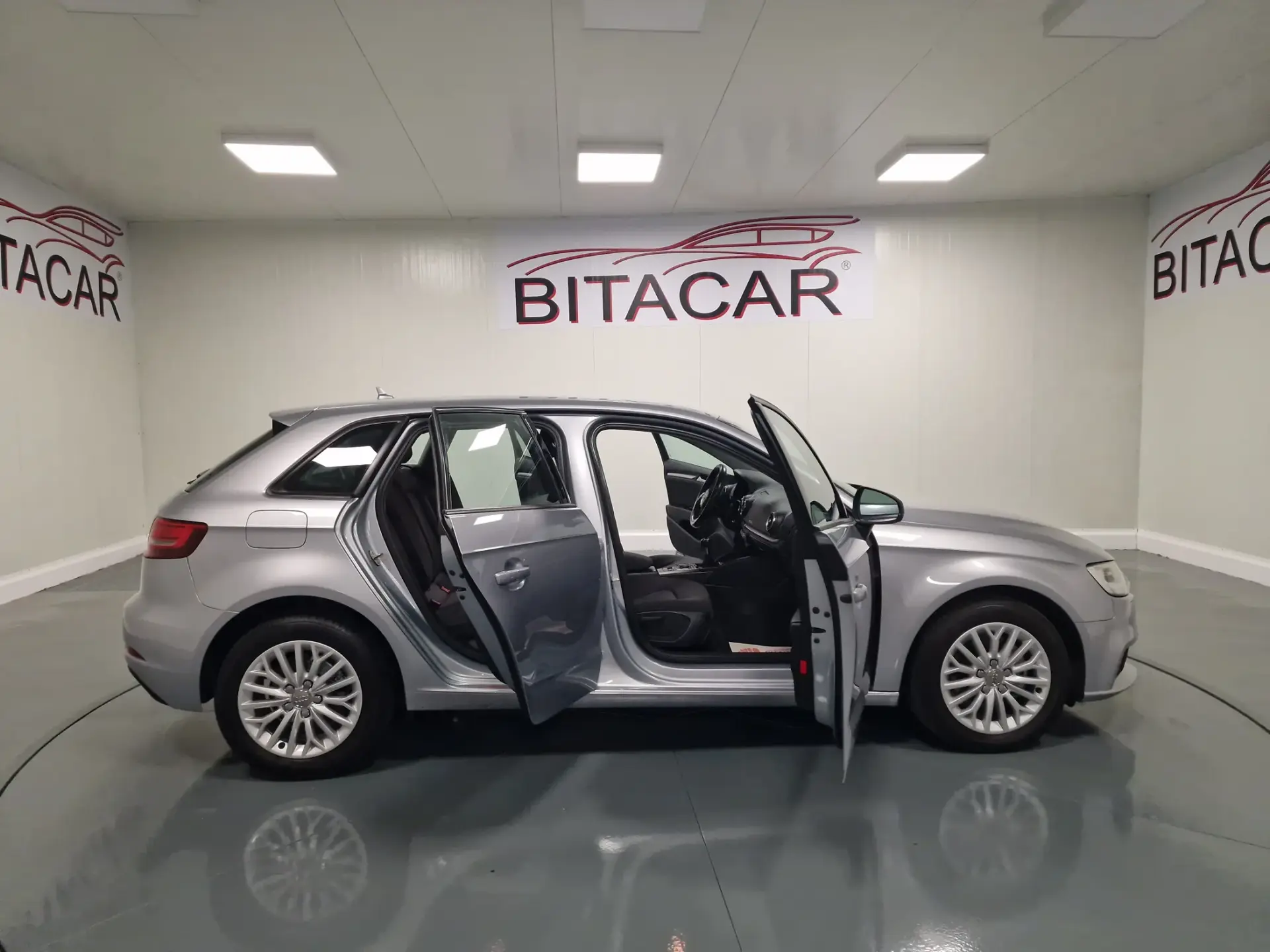 Audi A3 Sportback 1.6 TDI Design 32