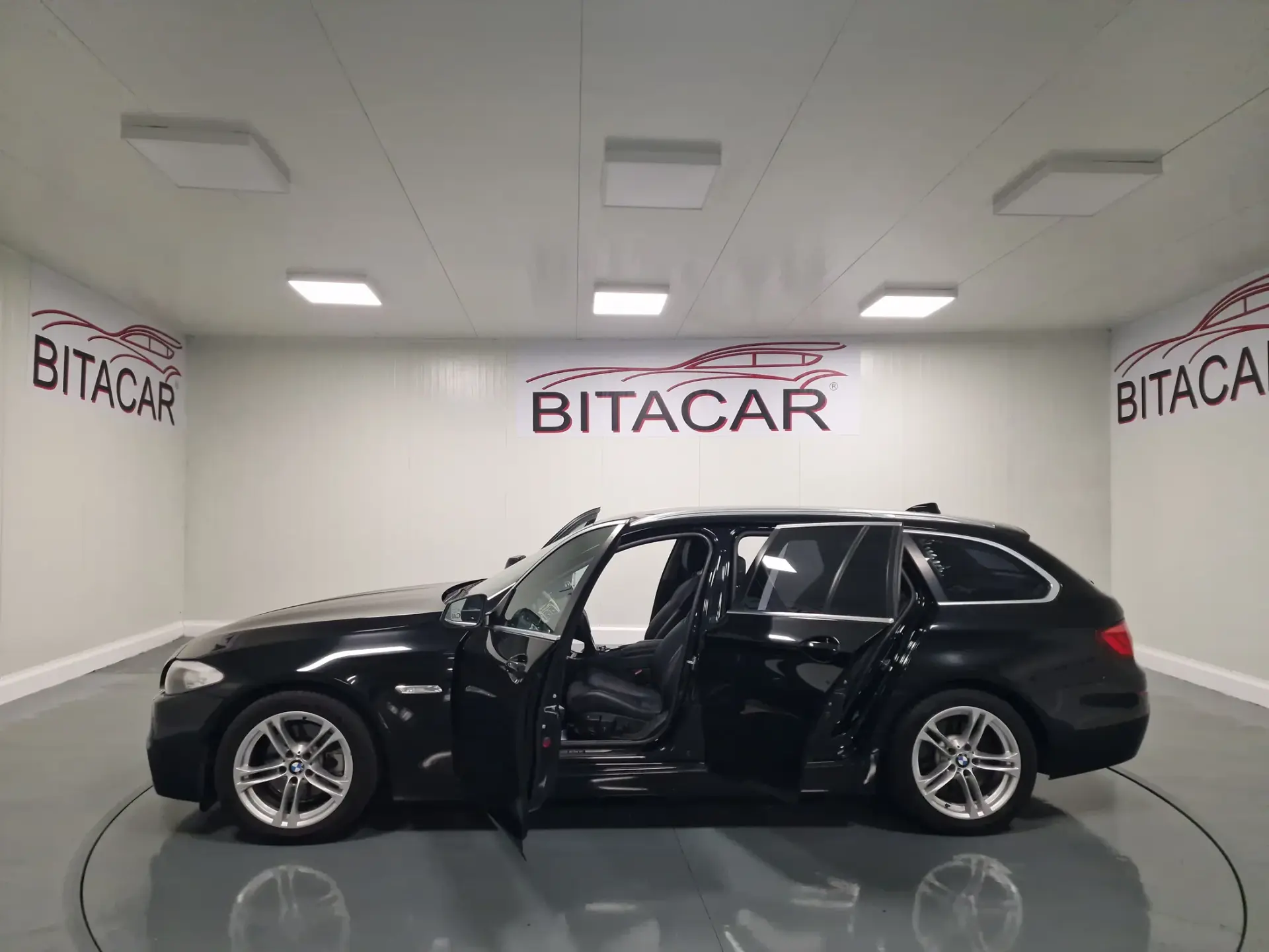 BMW 520 D LINE SPORT 33