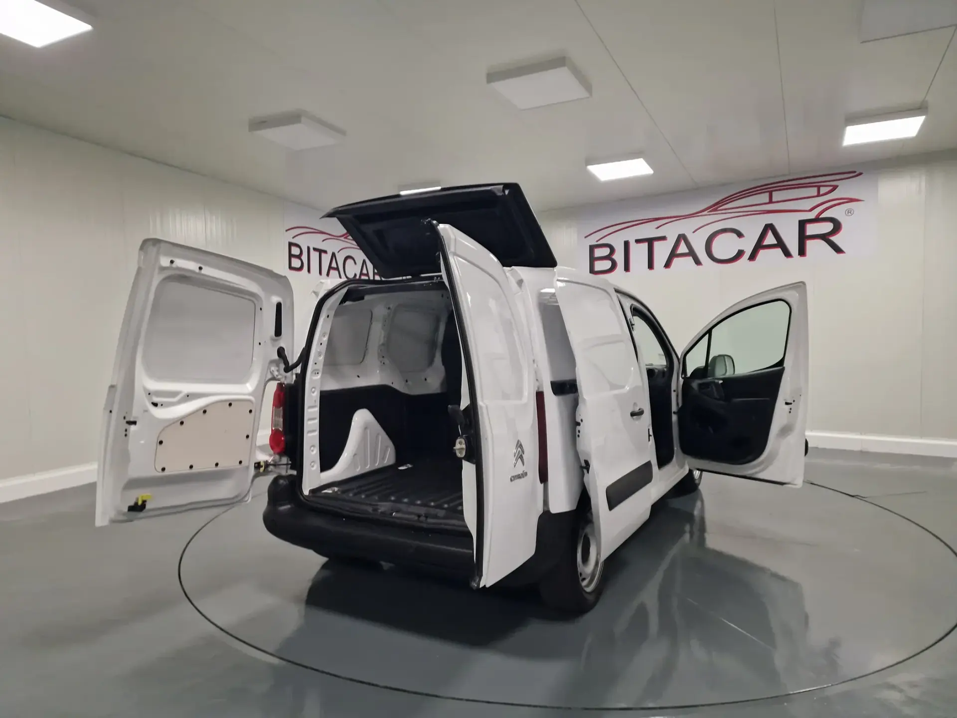 Citroën Berlingo 1.6 BLUEHDI  100CV GIRAFON IVA DEDUTIVEL 29