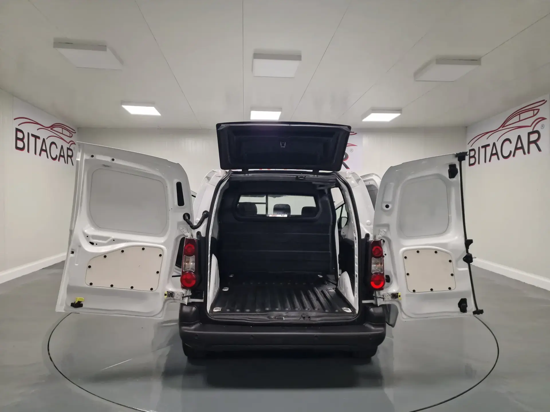 Citroën Berlingo 1.6 BLUEHDI  100CV GIRAFON IVA DEDUTIVEL 31