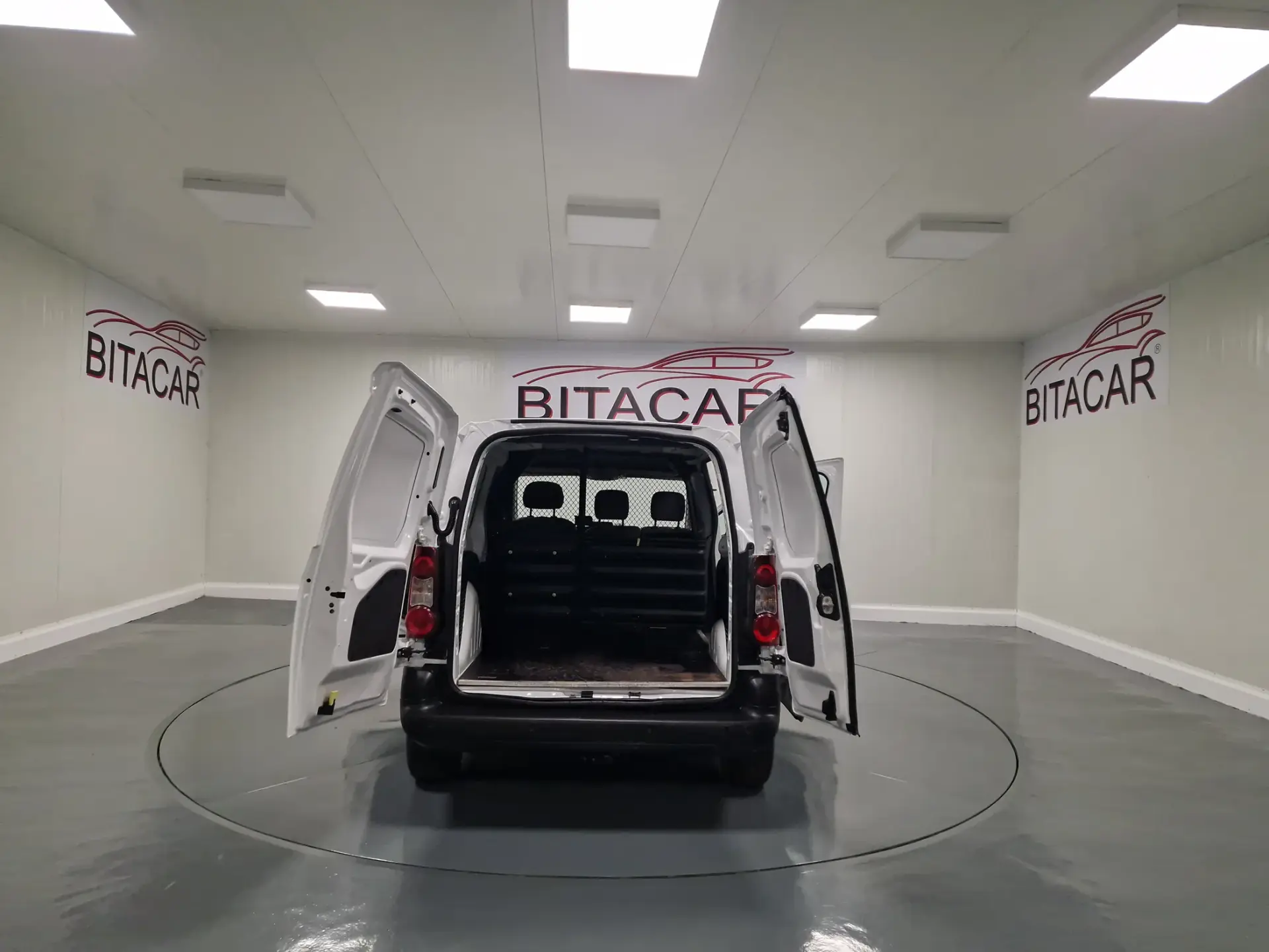 Citroën Berlingo 1.6 HDI 90CV GPS IVA DEDUTIVEL 32