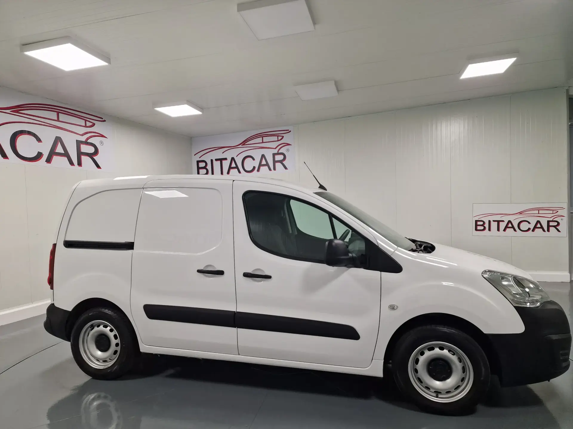 Citroën Berlingo 1.6 BLUEHDI GPS IVA DEDUTIVEL 3
