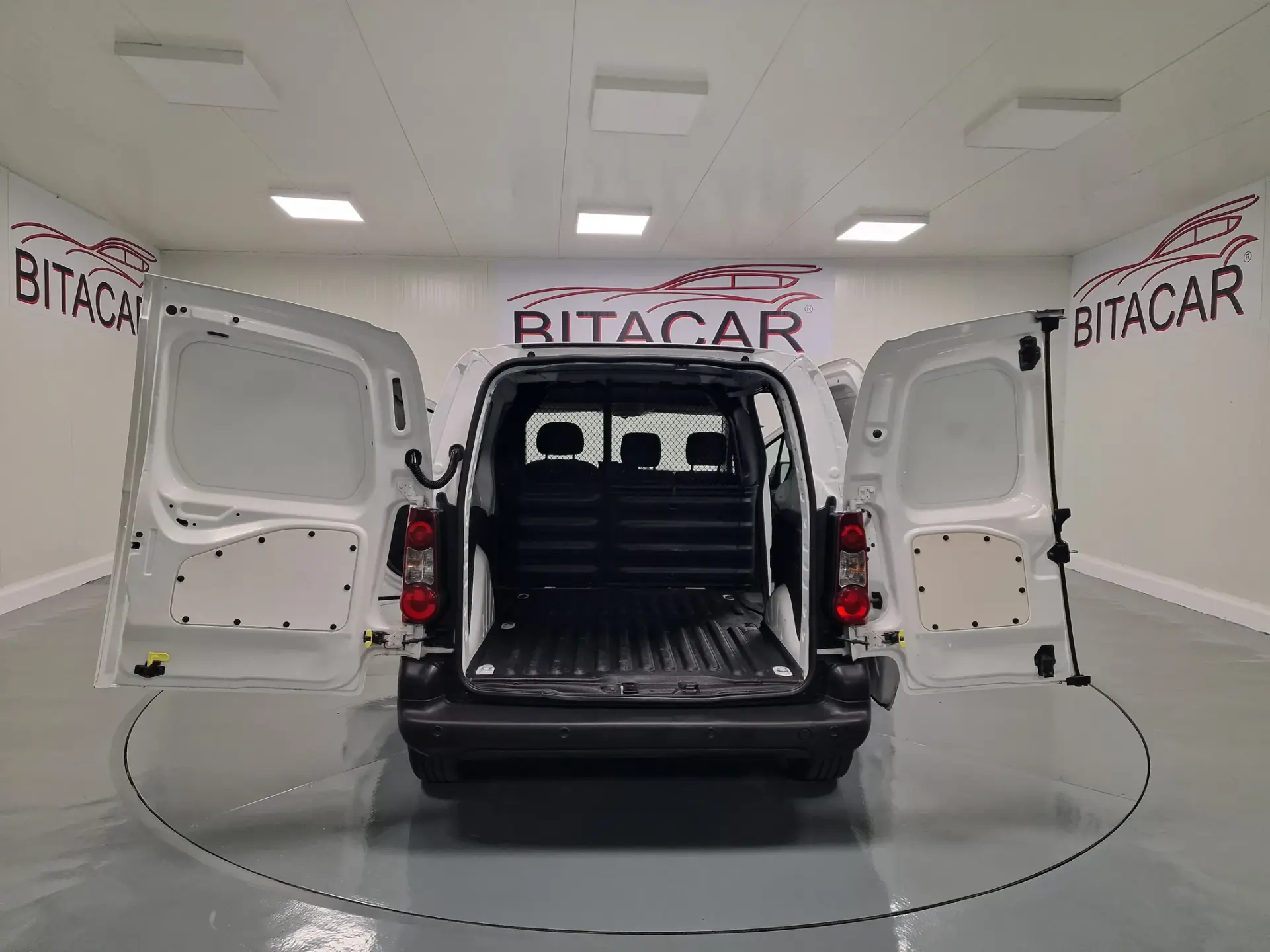 Citroën Berlingo 1.6 BLUEHDI GPS IVA DEDUTIVEL 33