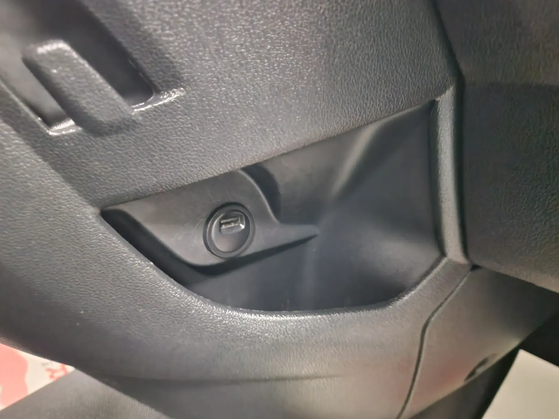 Citroën Berlingo 1.6 BLUEHDI GPS IVA DEDUTIVEL 47