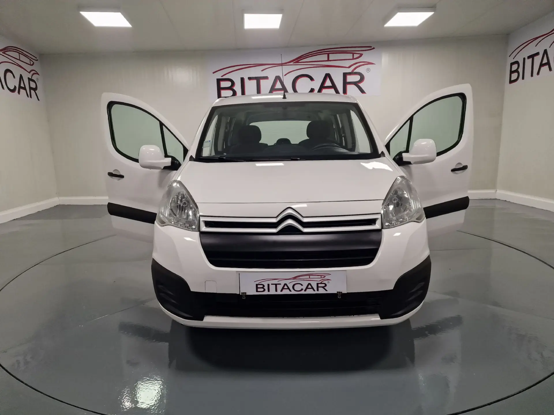 Citroën Berlingo 1.6 BLUEHDI 5 LUGARES 12