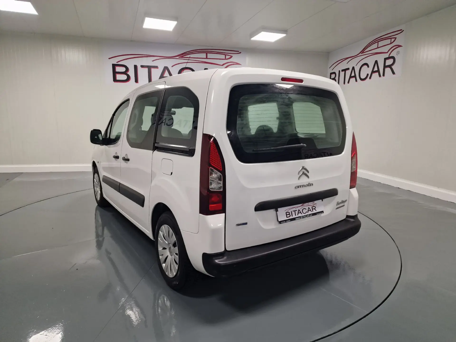 Citroën Berlingo 1.6 BLUEHDI 5 LUGARES 17